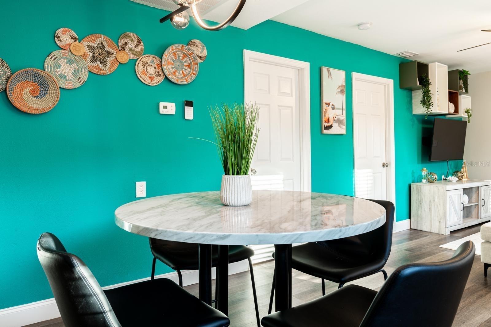 Image 5 of 22 For 4327 17th Avenue S