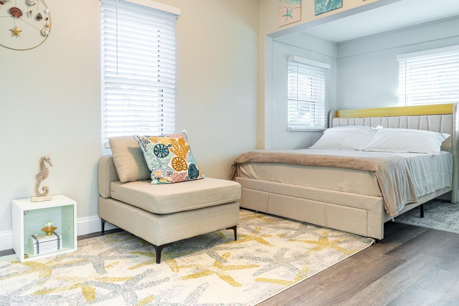 Image 6 of 22 For 4327 17th Avenue S