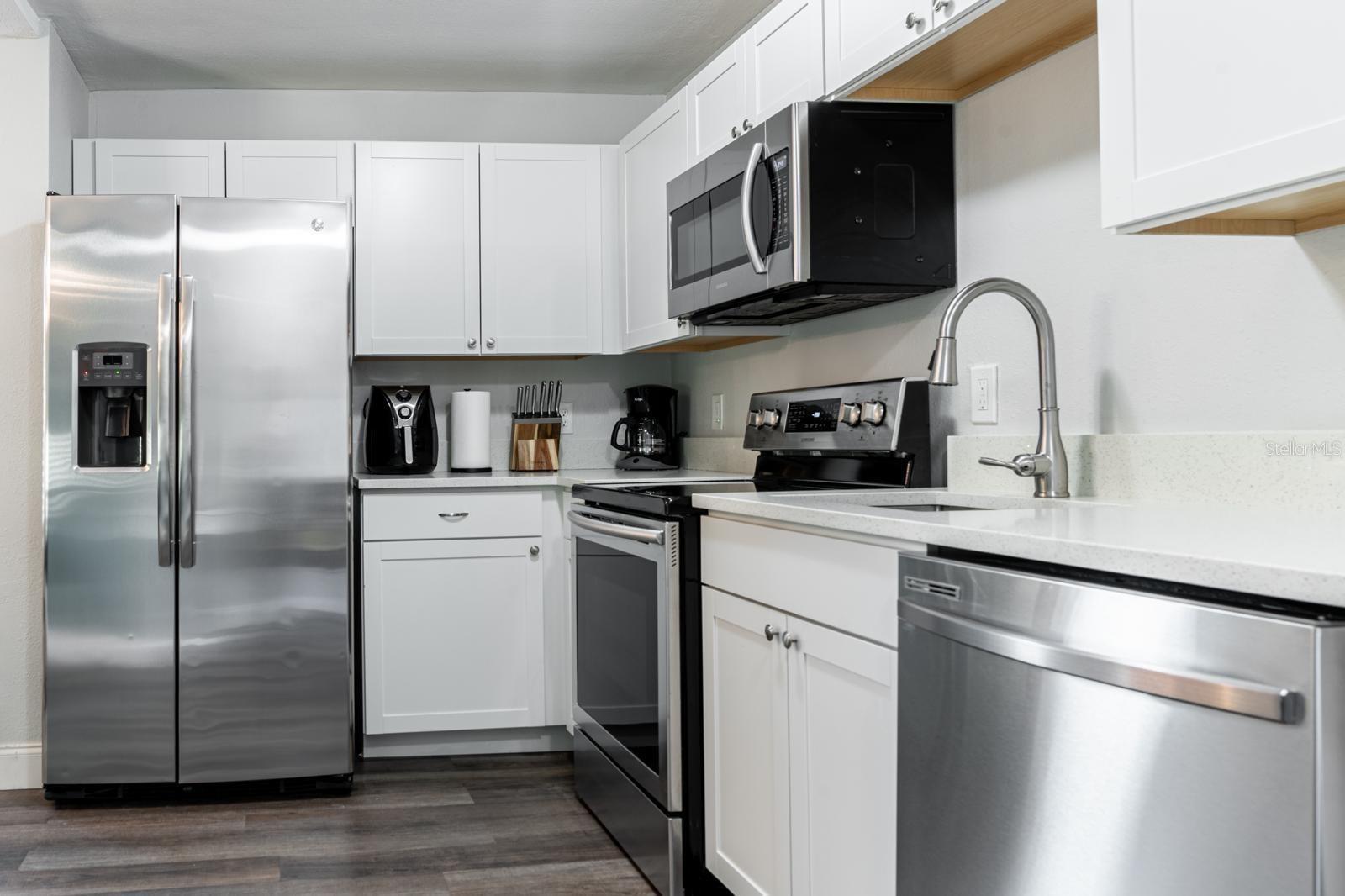 Image 8 of 22 For 4327 17th Avenue S