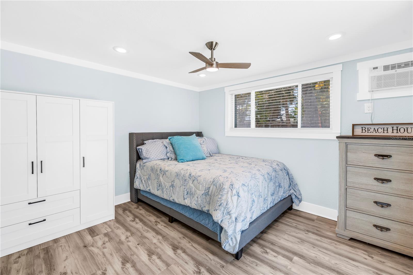 Image 20 of 56 For 6892 Gulf Winds Drive 1