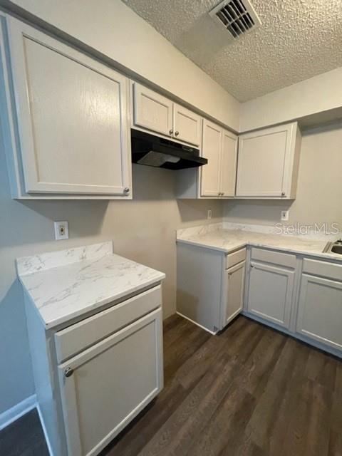 Image 3 of 13 For 2415 Idlewild Street