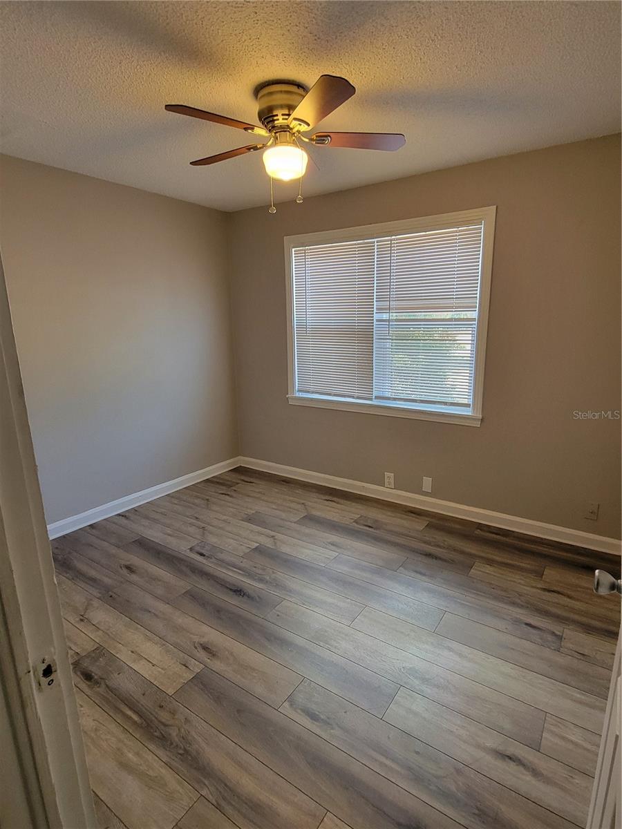 Image 13 of 21 For 601 Mclennan St