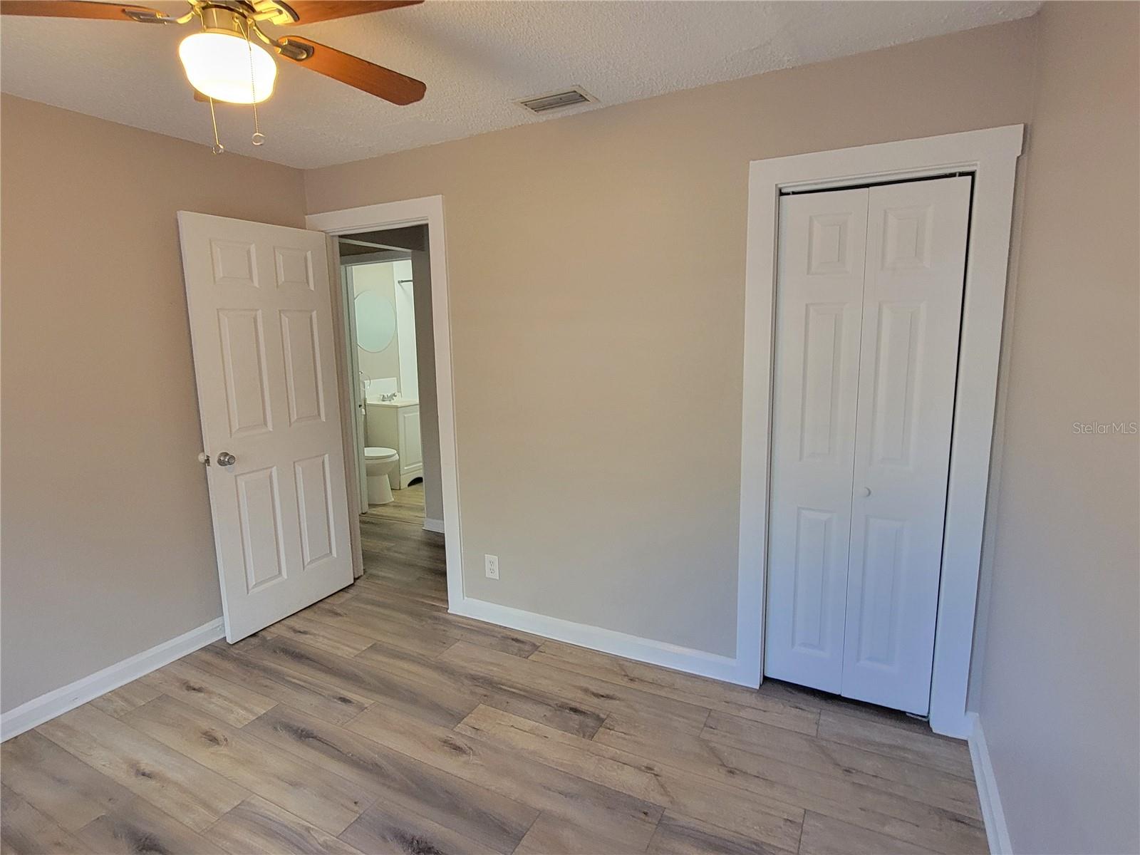 Image 14 of 21 For 601 Mclennan St