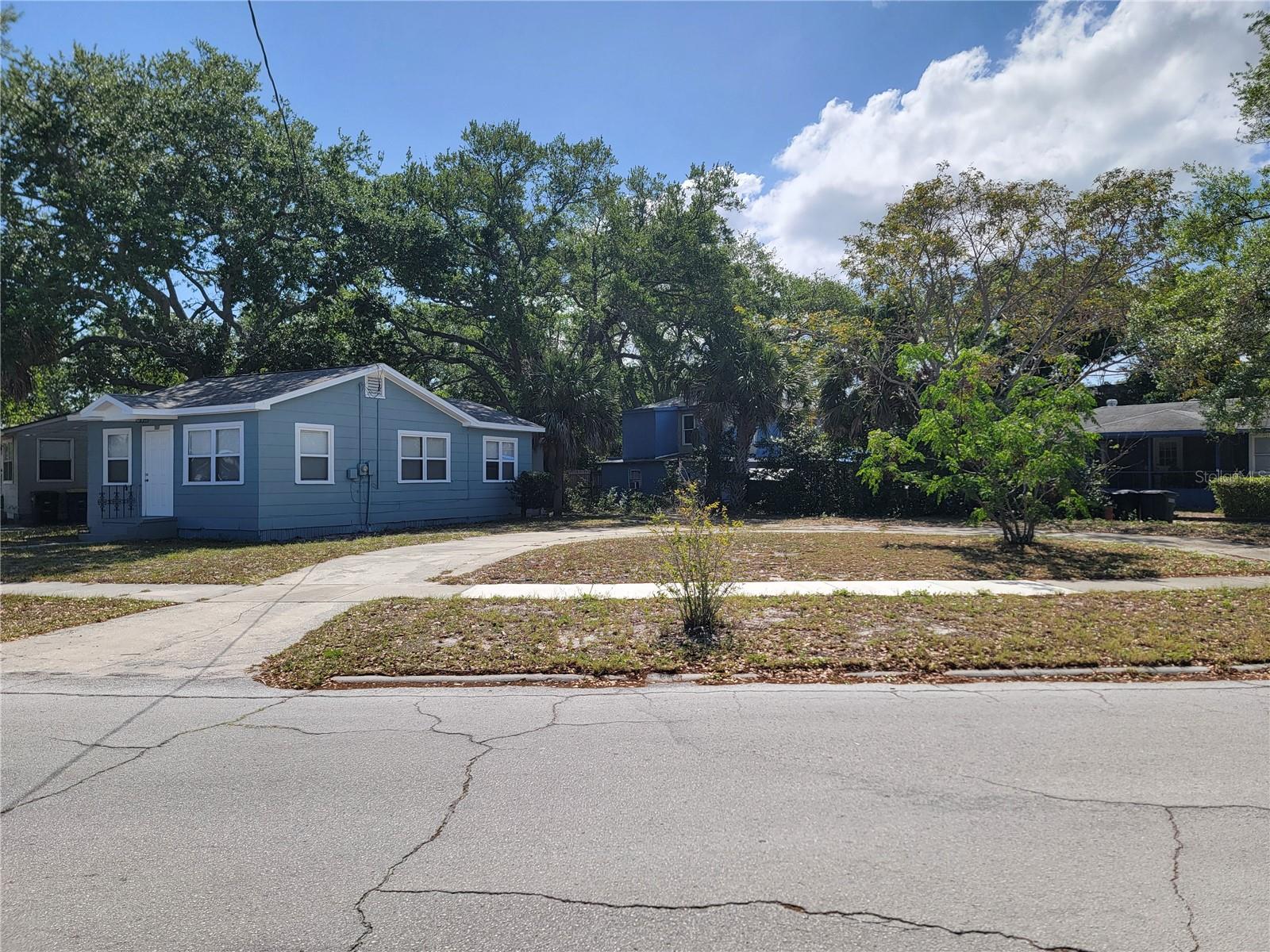 Image 3 of 21 For 601 Mclennan St