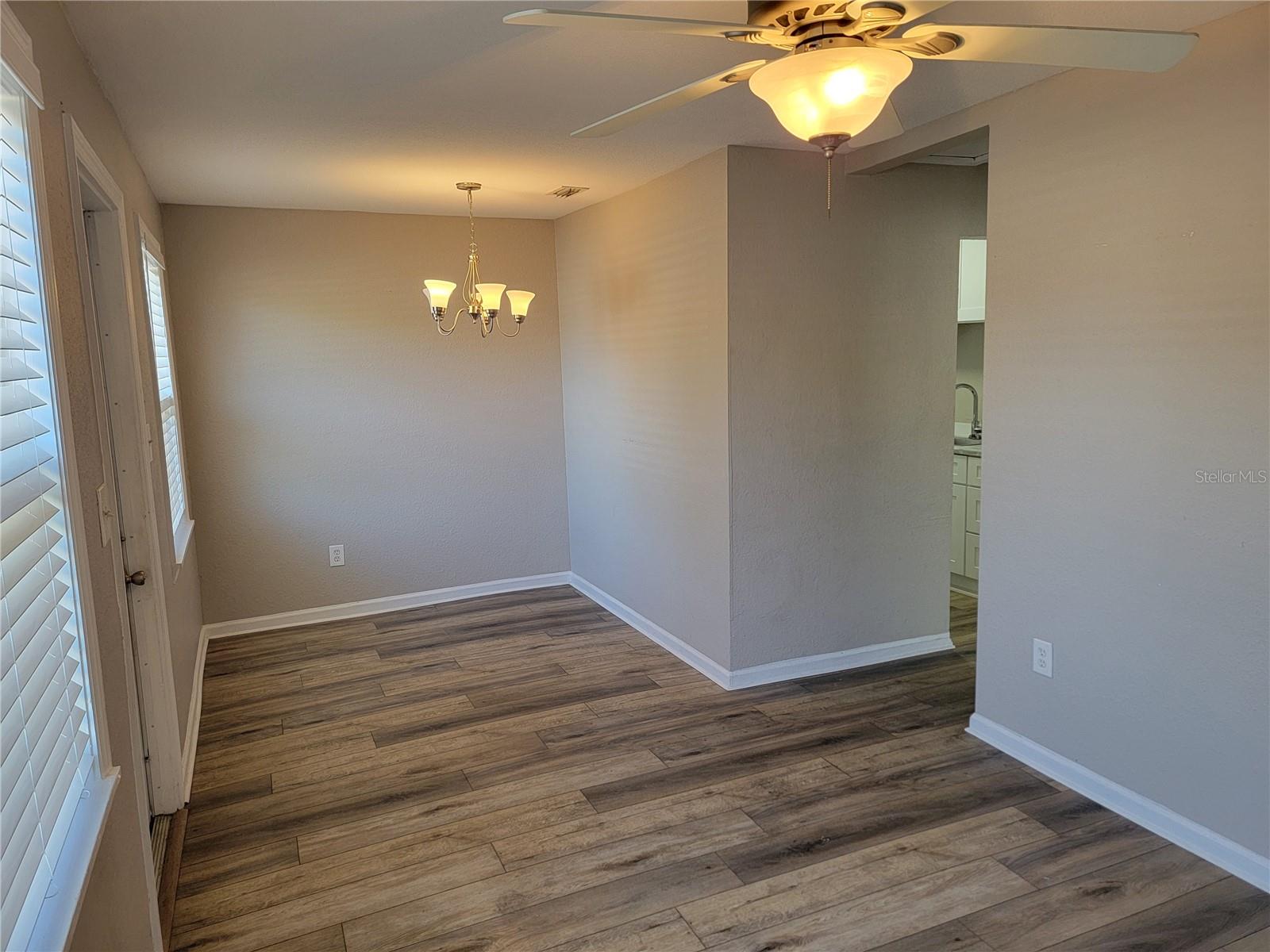 Image 4 of 21 For 601 Mclennan St