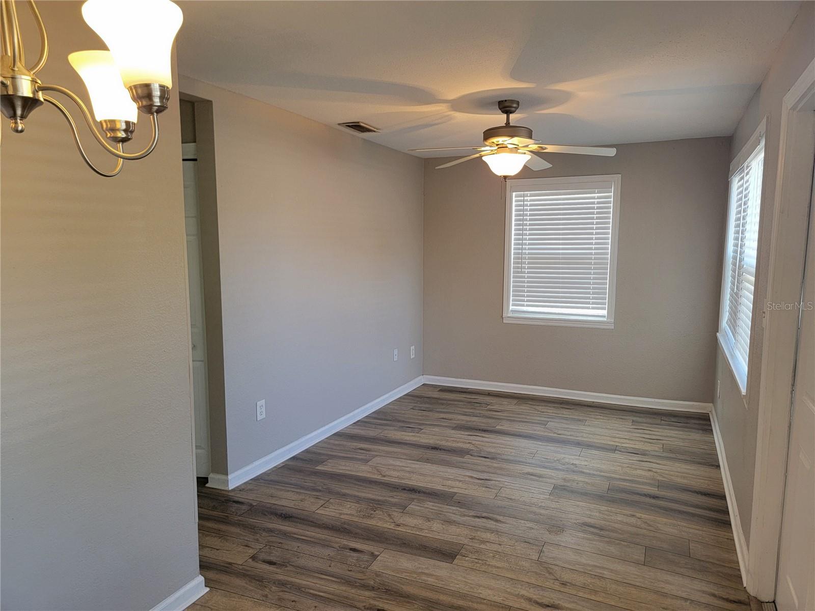 Image 5 of 21 For 601 Mclennan St