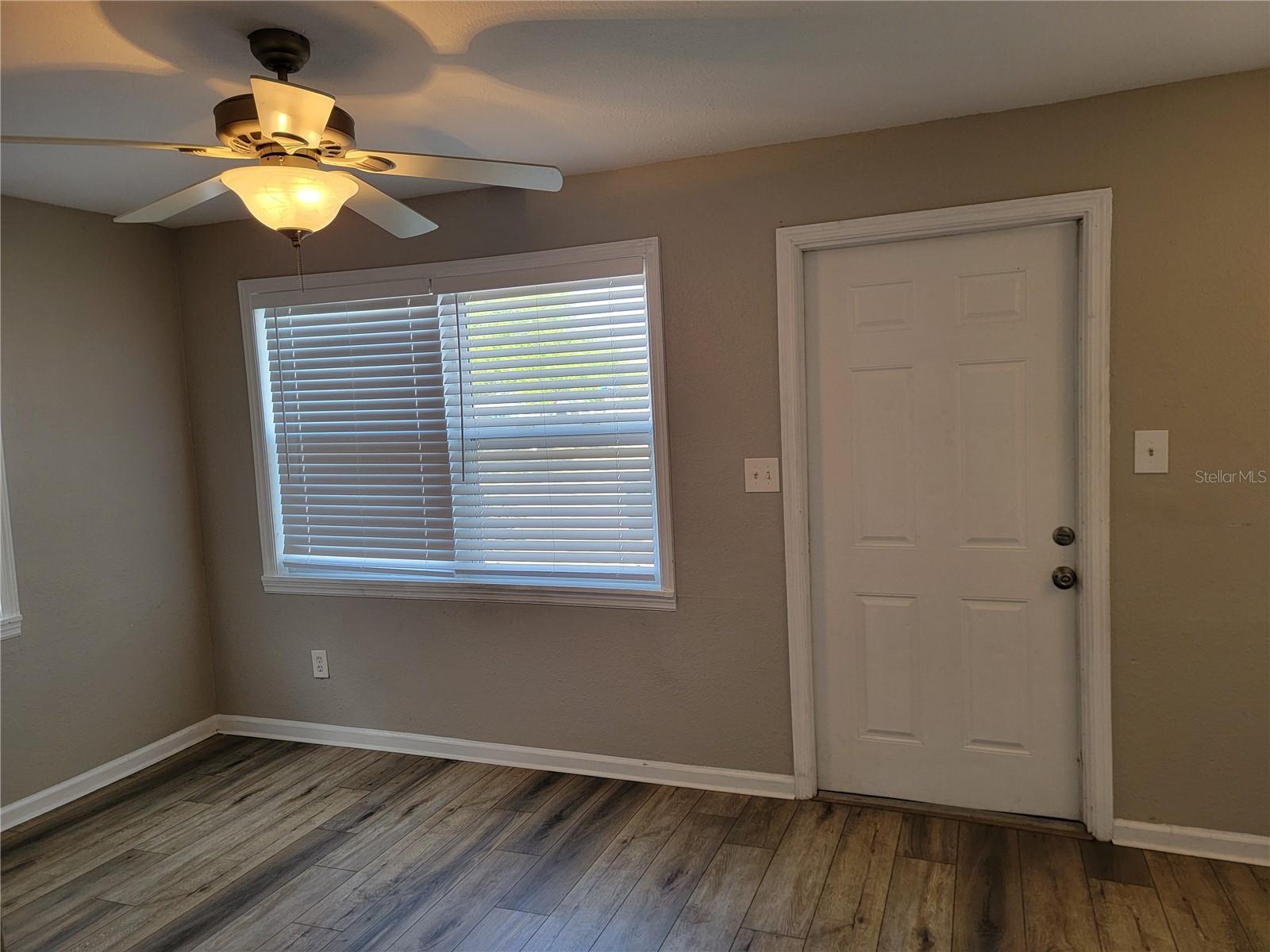 Image 6 of 21 For 601 Mclennan St