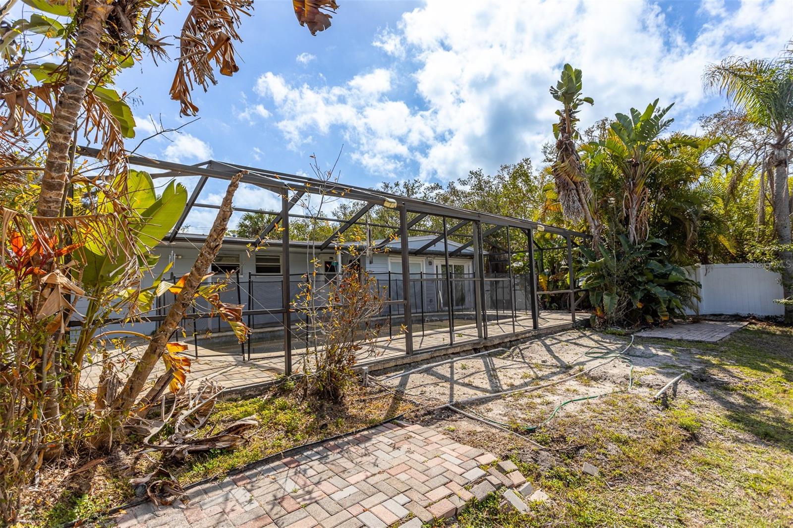 Listing photo id 9 for 2107 West Shore Boulevard