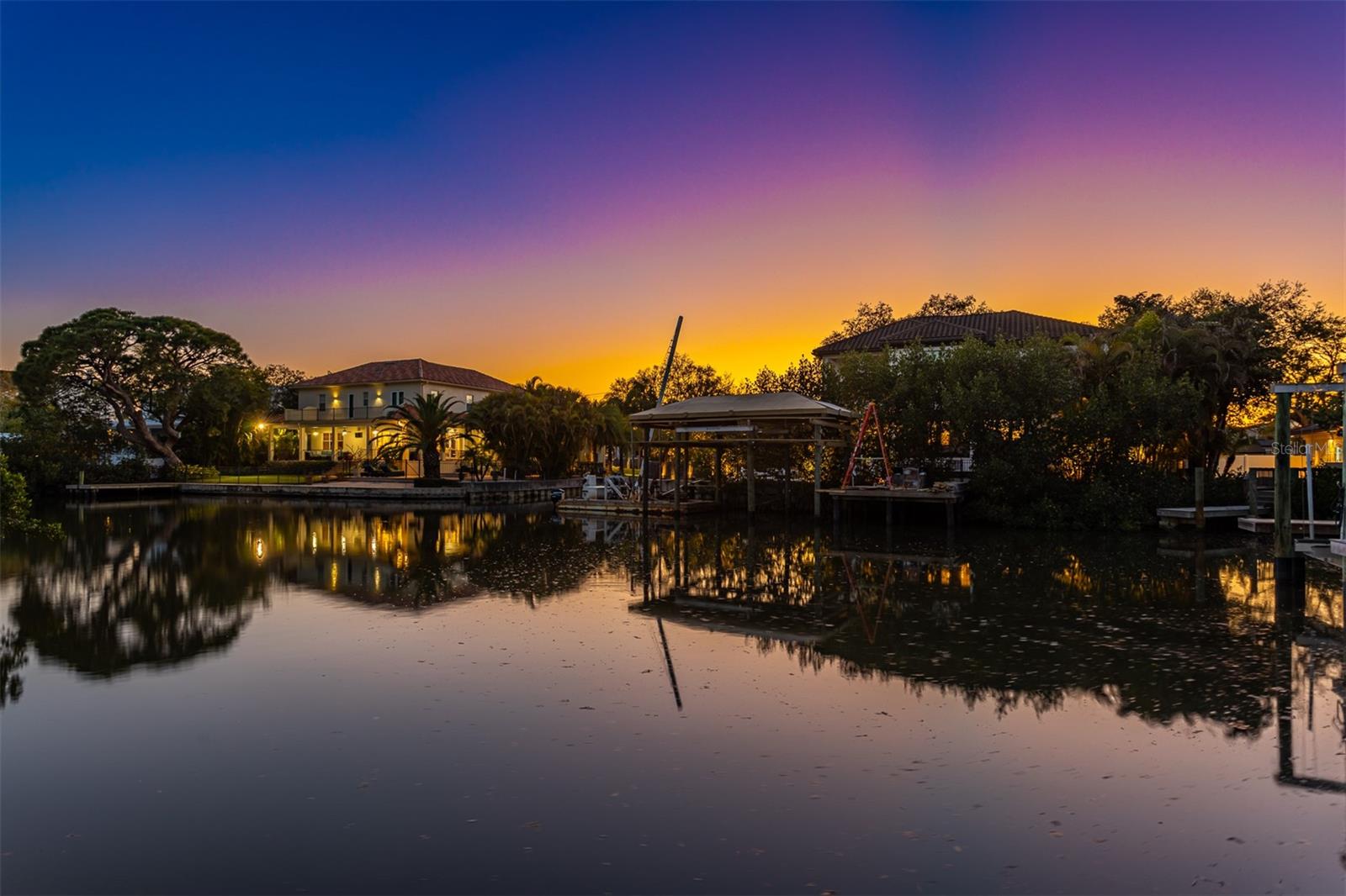 Listing photo id 14 for 2107 West Shore Boulevard