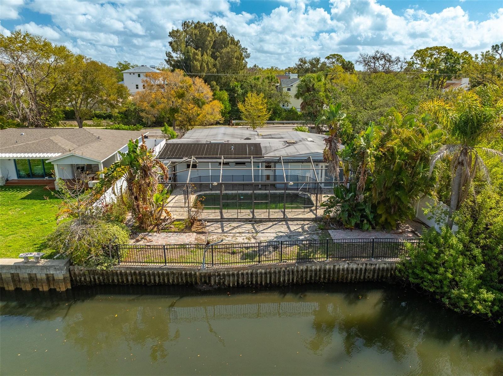 Listing photo id 20 for 2107 West Shore Boulevard