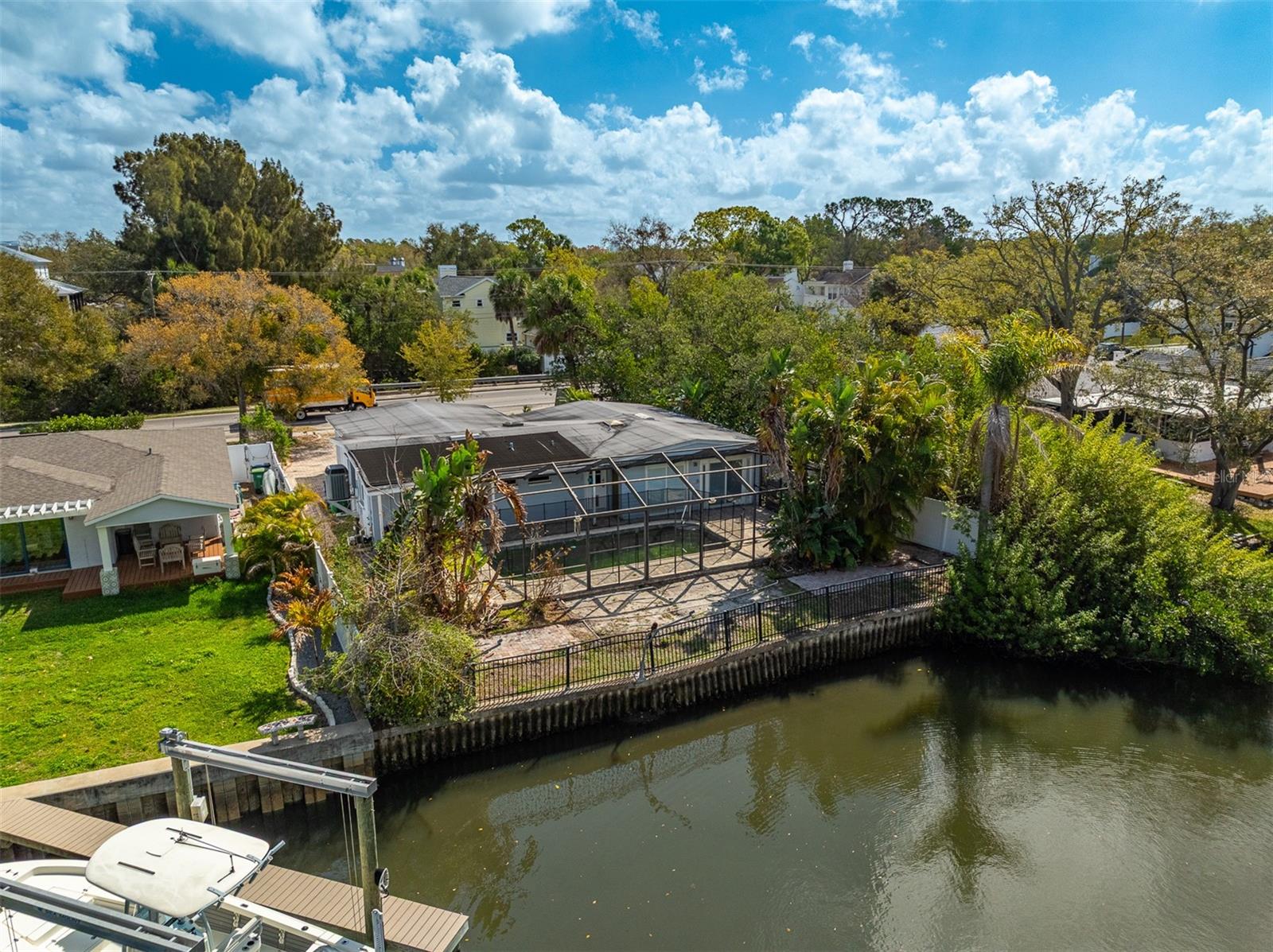 Listing photo id 21 for 2107 West Shore Boulevard