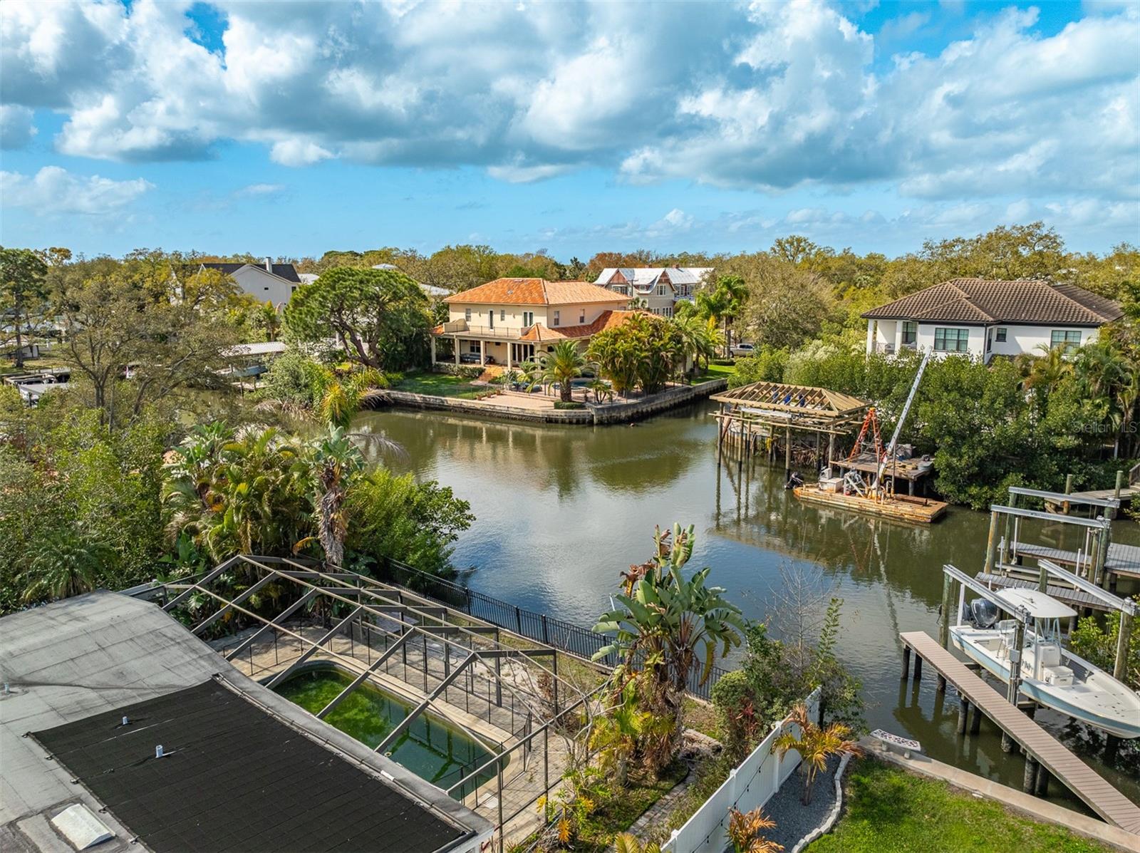 Listing photo id 22 for 2107 West Shore Boulevard