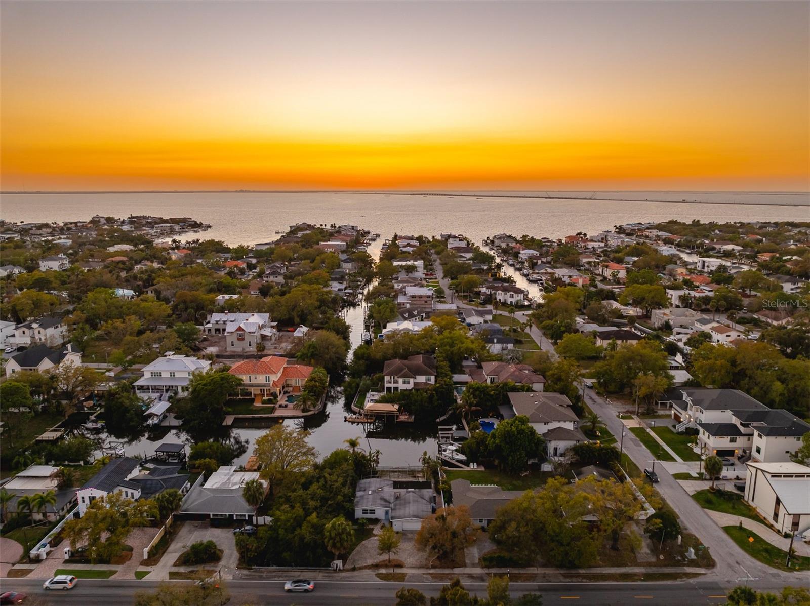 Listing photo id 25 for 2107 West Shore Boulevard