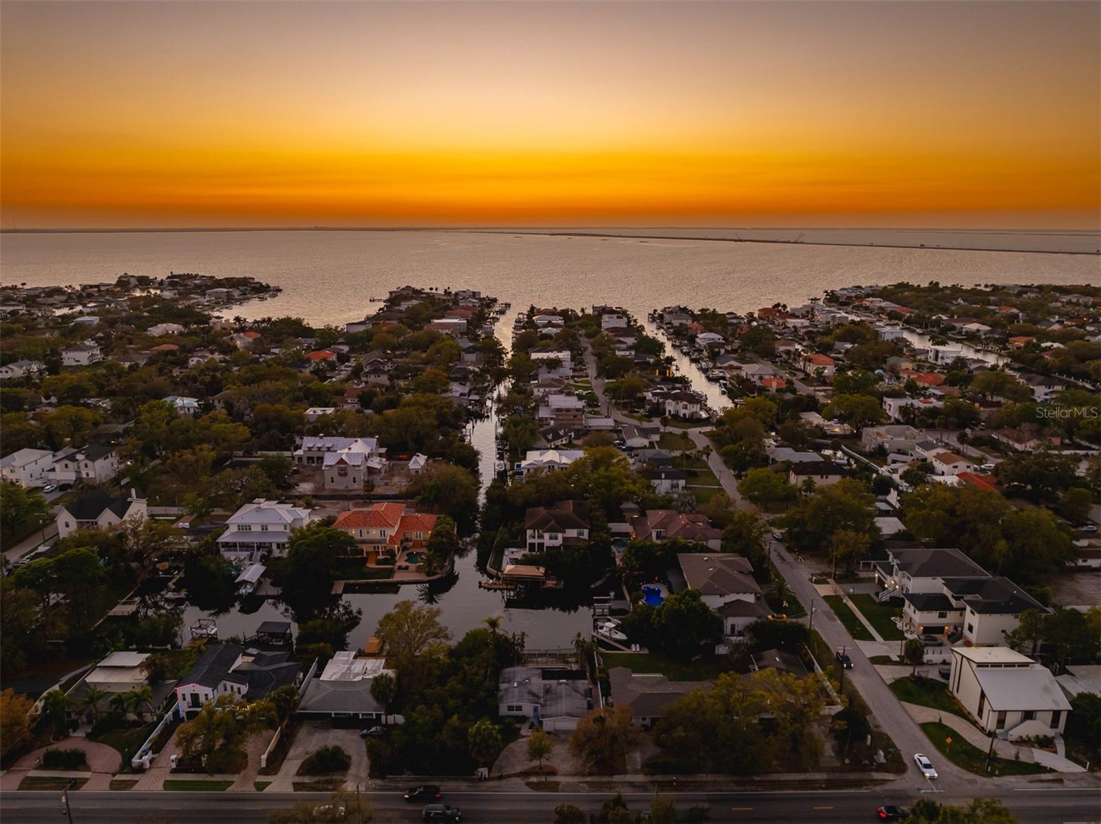 Listing photo id 29 for 2107 West Shore Boulevard