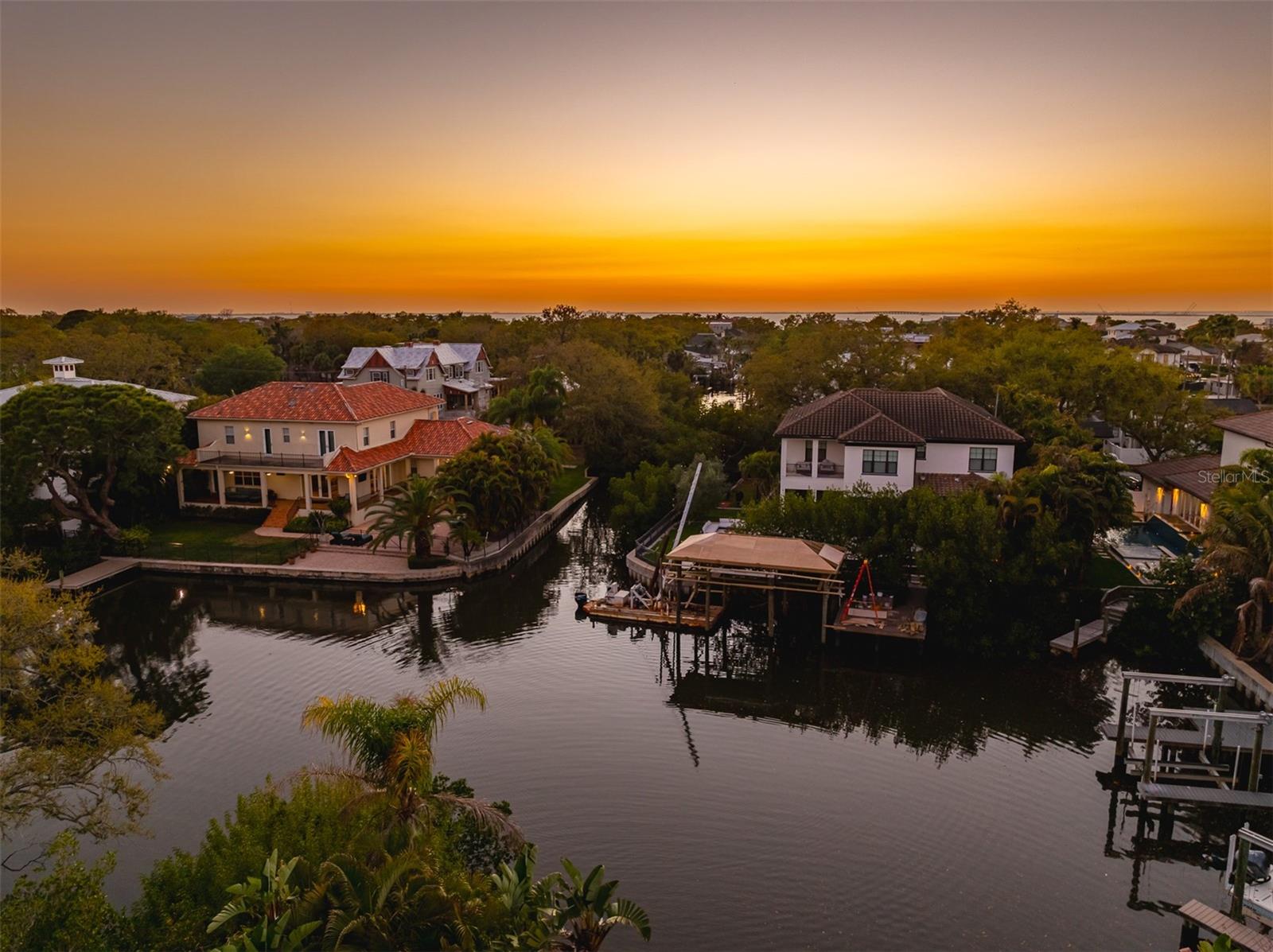 Listing photo id 30 for 2107 West Shore Boulevard