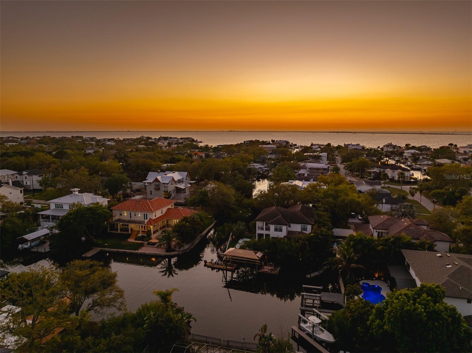 Listing photo id 31 for 2107 West Shore Boulevard