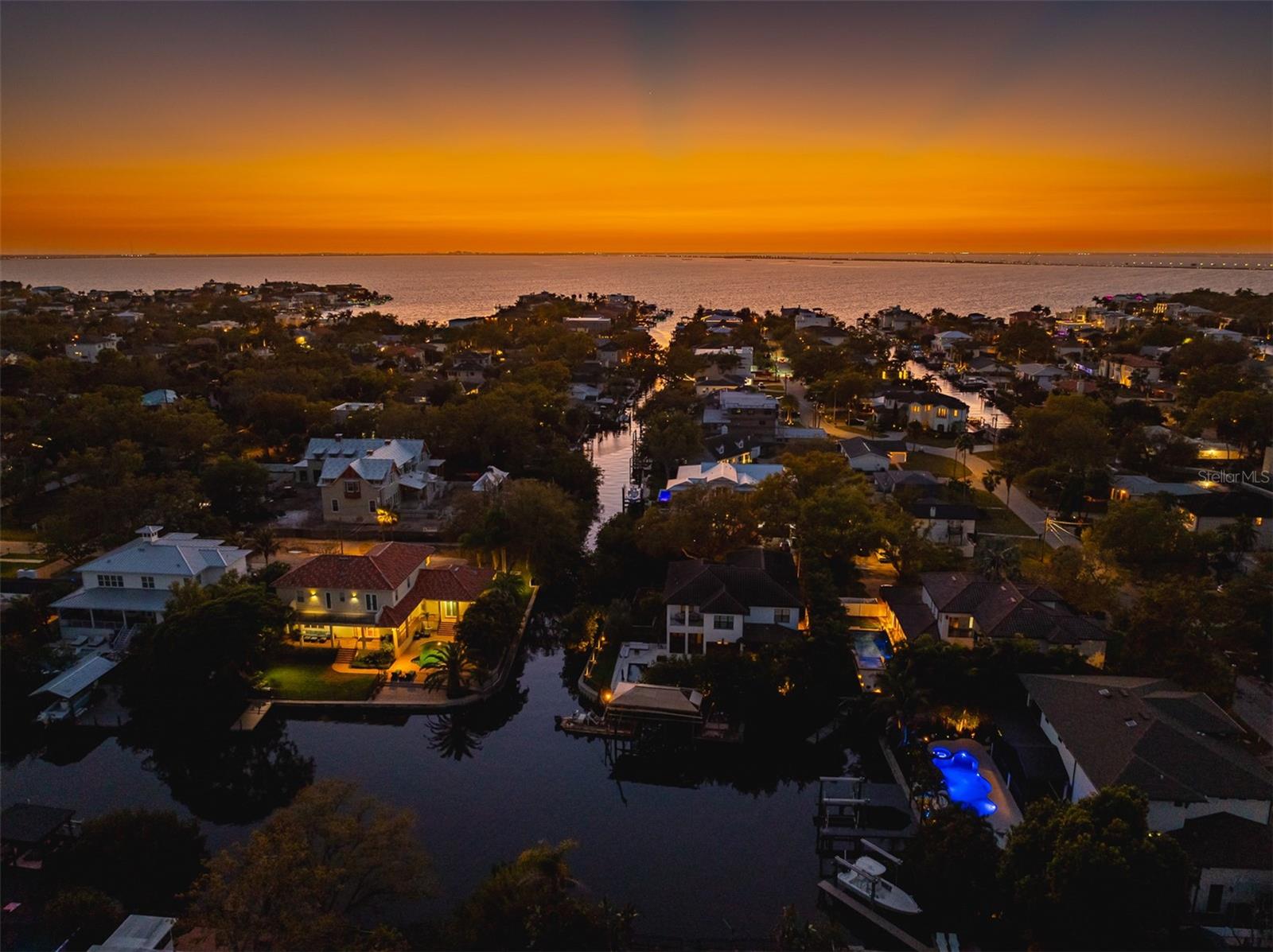 Listing photo id 32 for 2107 West Shore Boulevard