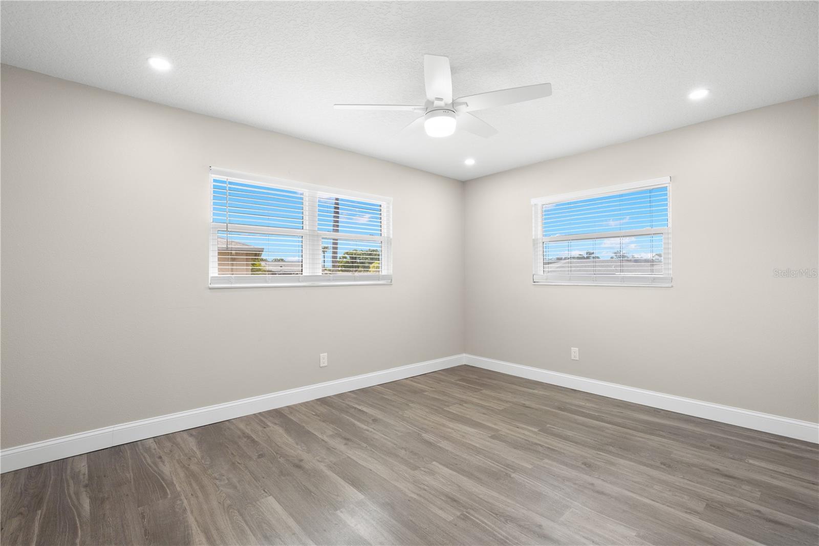 Image 10 of 28 For 2723 Sherbrooke Lane B