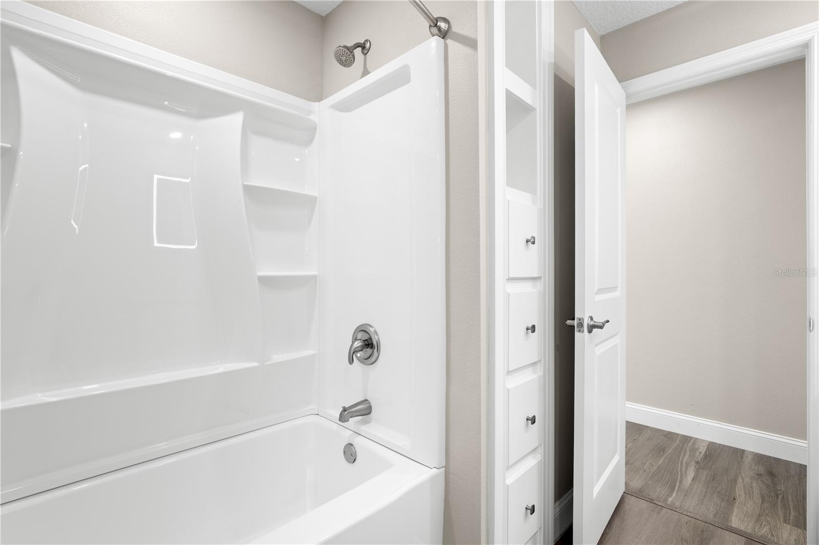 Image 12 of 28 For 2723 Sherbrooke Lane B