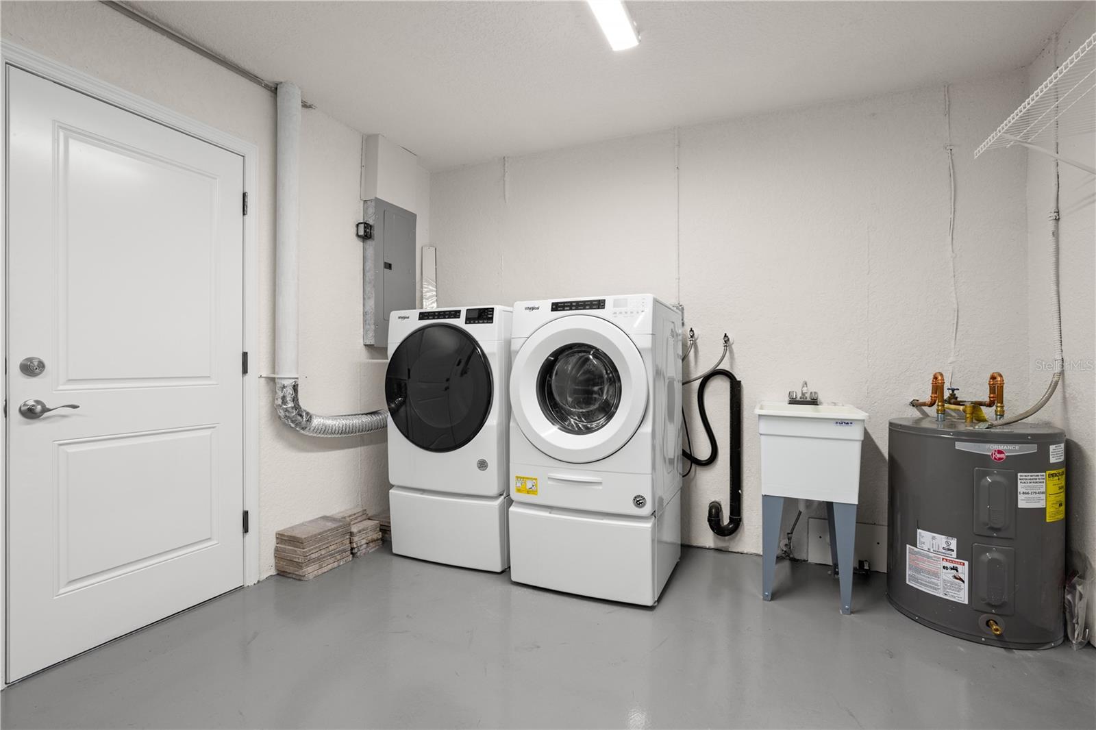 Image 13 of 28 For 2723 Sherbrooke Lane B