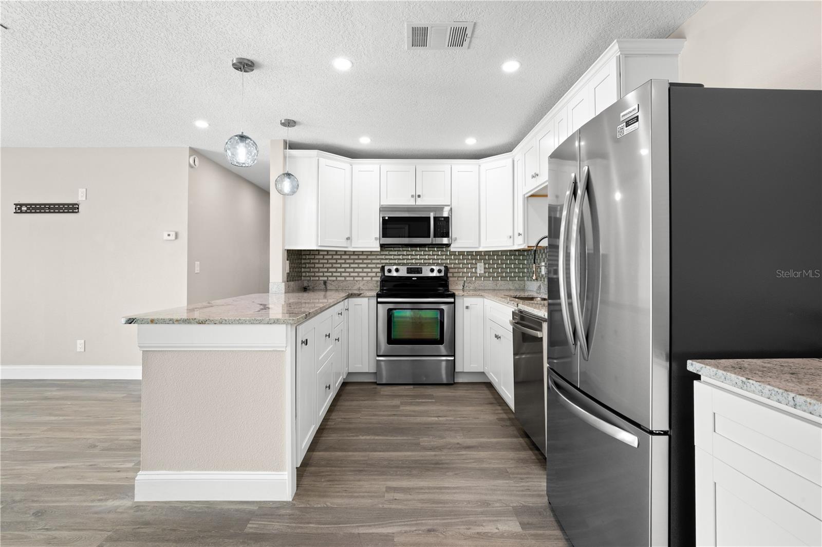 Image 16 of 28 For 2723 Sherbrooke Lane B