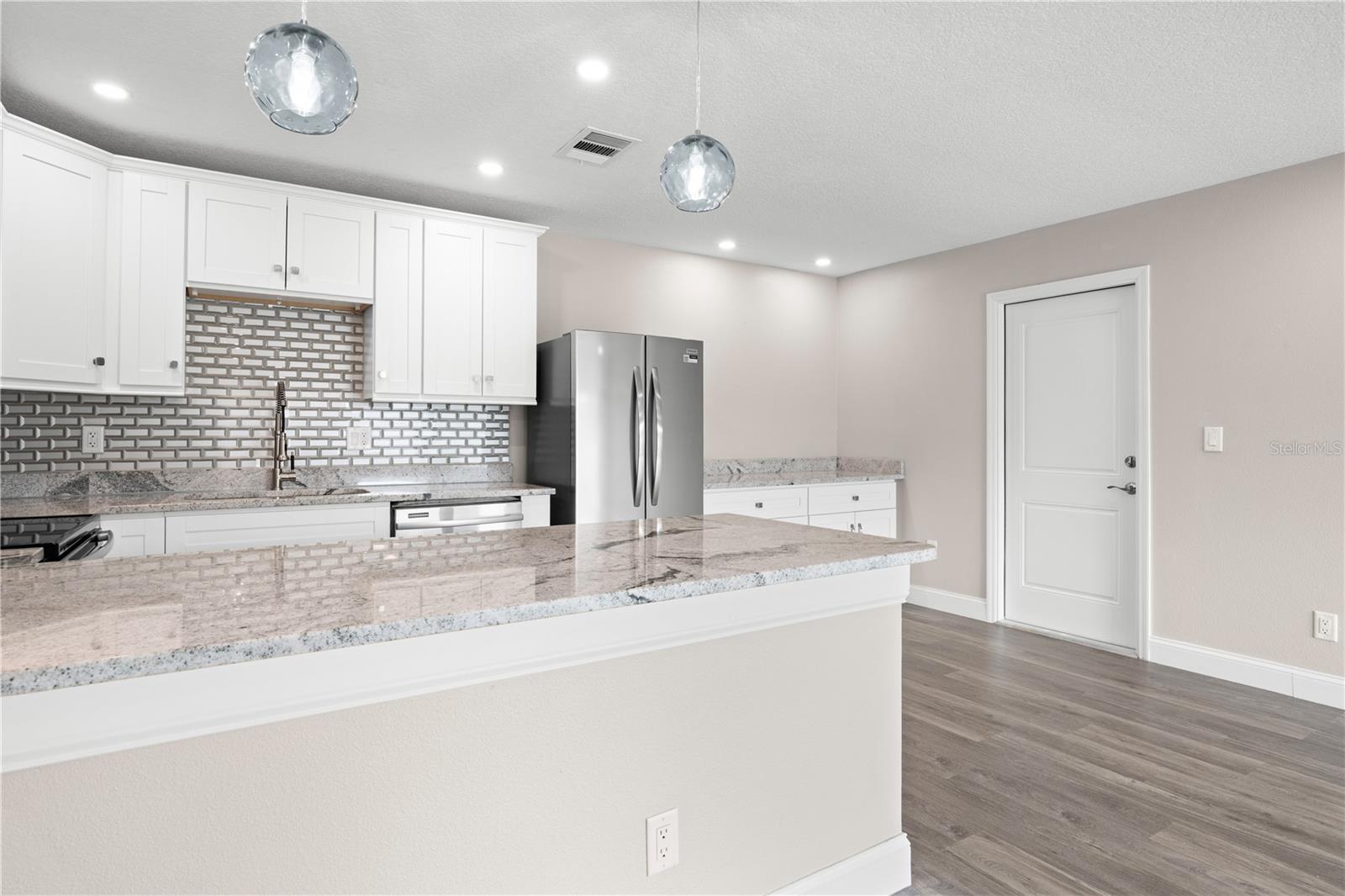 Image 23 of 28 For 2723 Sherbrooke Lane B