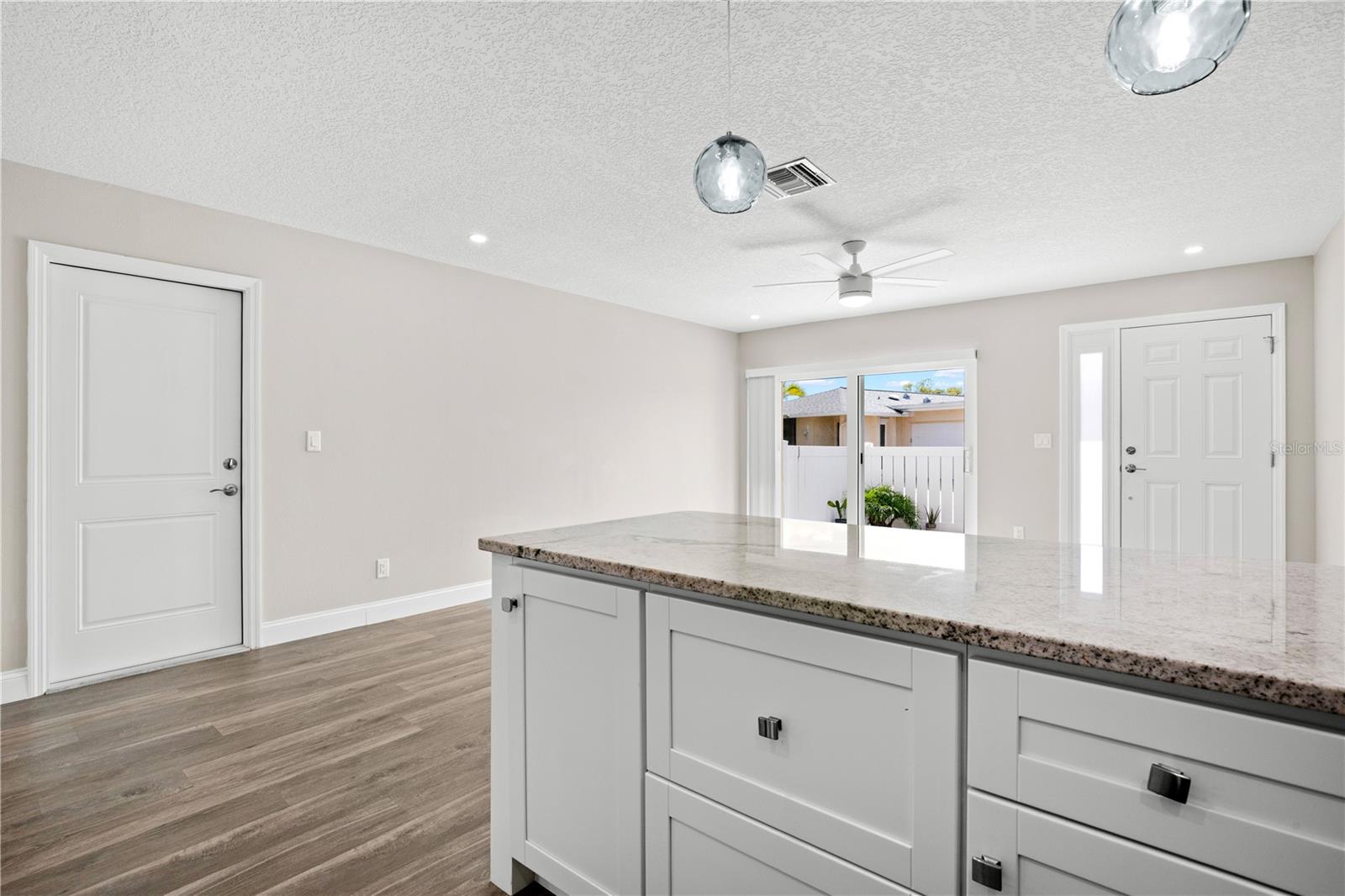 Image 24 of 28 For 2723 Sherbrooke Lane B