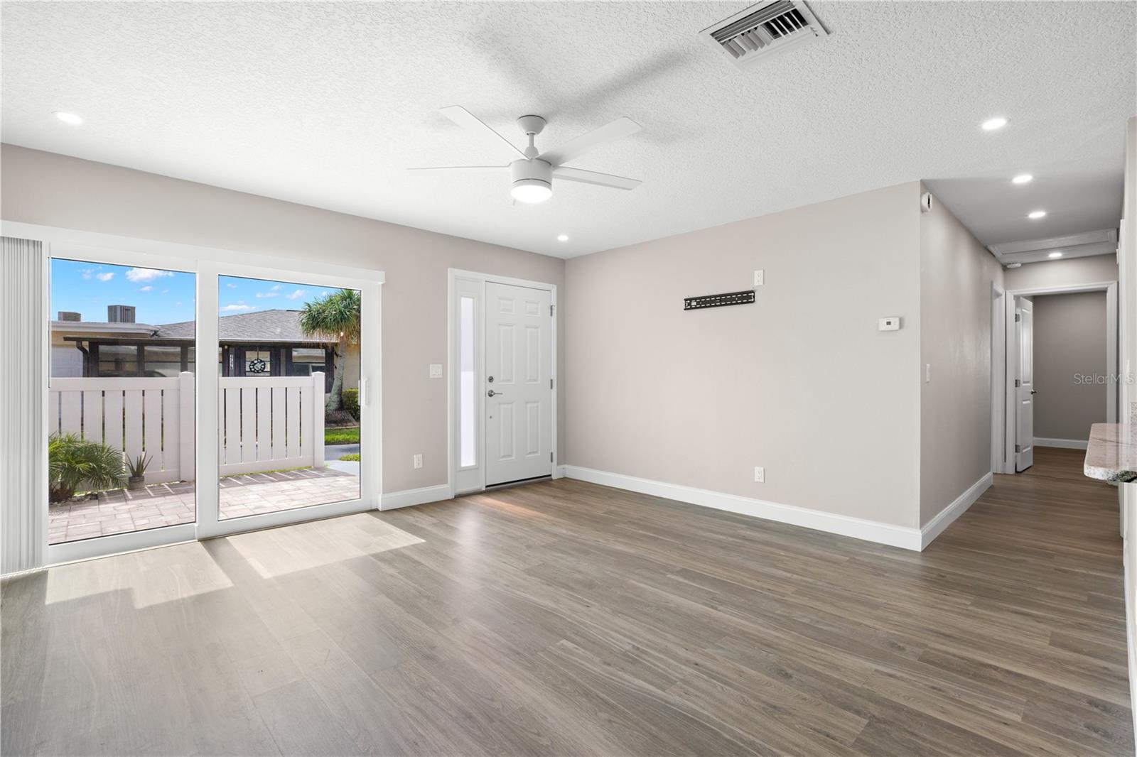 Image 26 of 28 For 2723 Sherbrooke Lane B