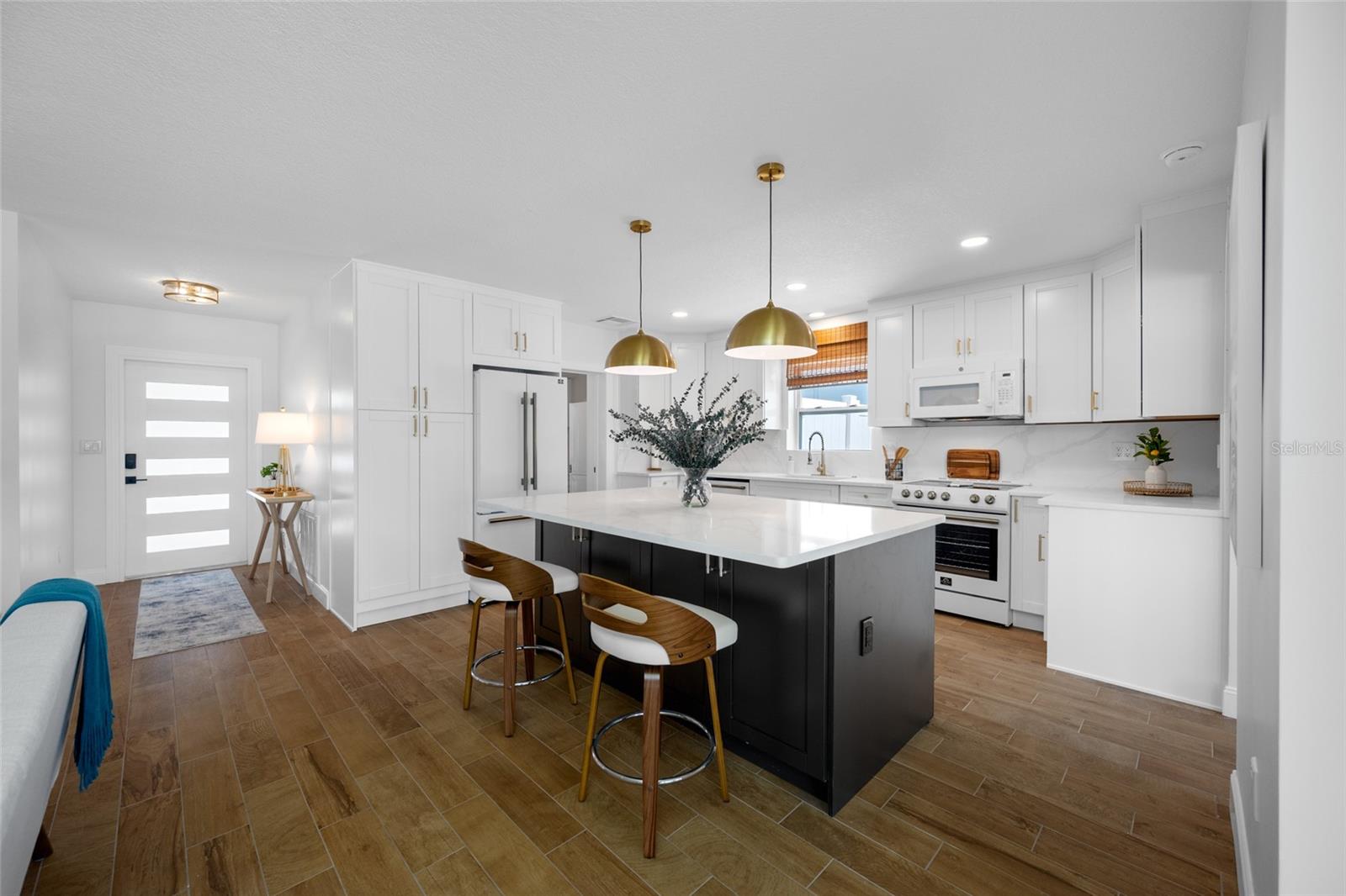 Image 10 of 61 For 7984 1st Avenue S