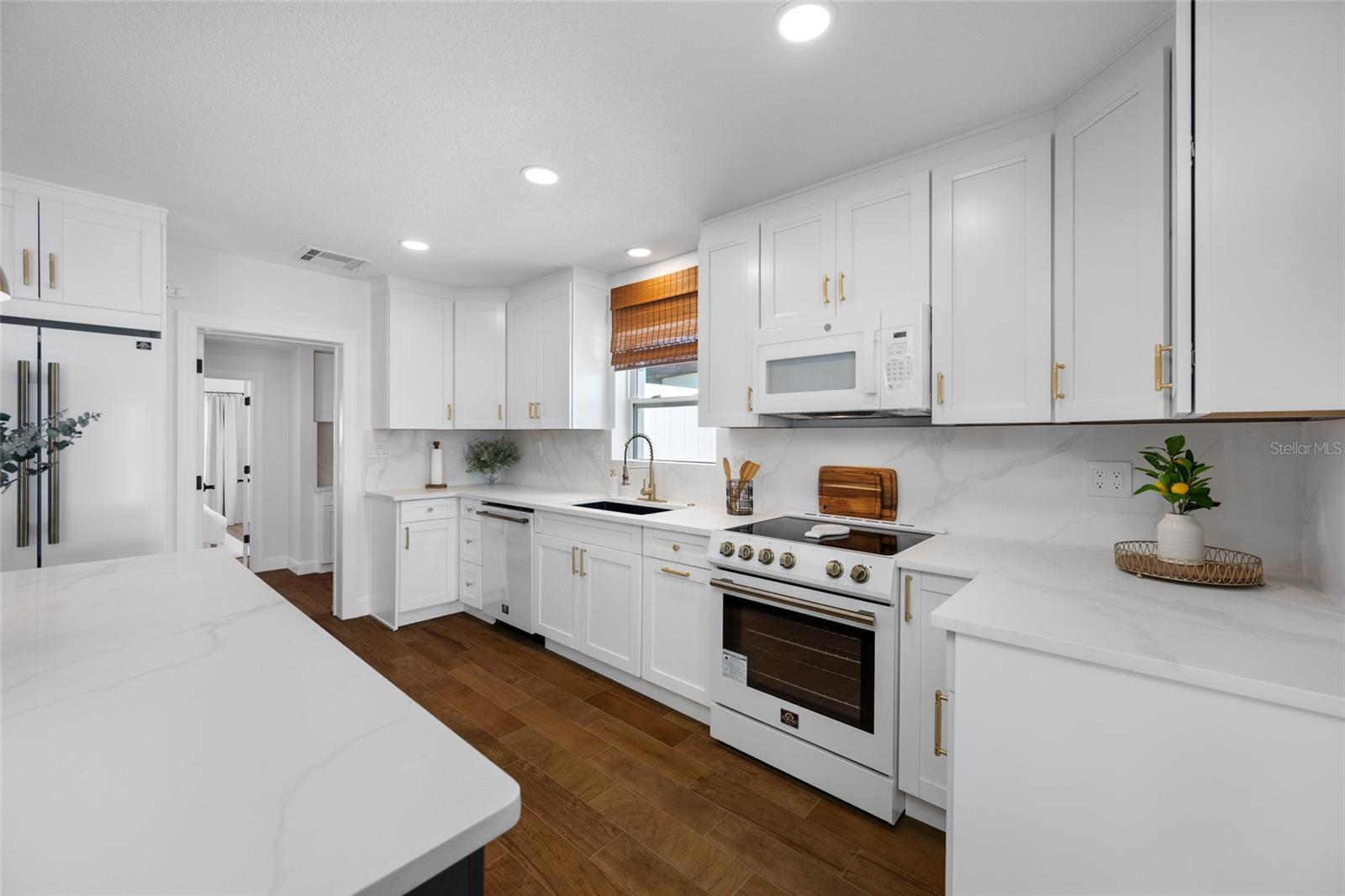 Image 11 of 61 For 7984 1st Avenue S