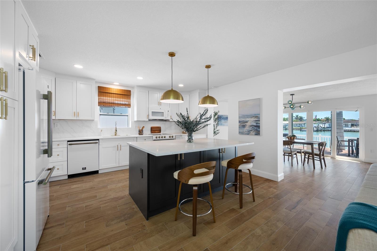 Image 16 of 61 For 7984 1st Avenue S