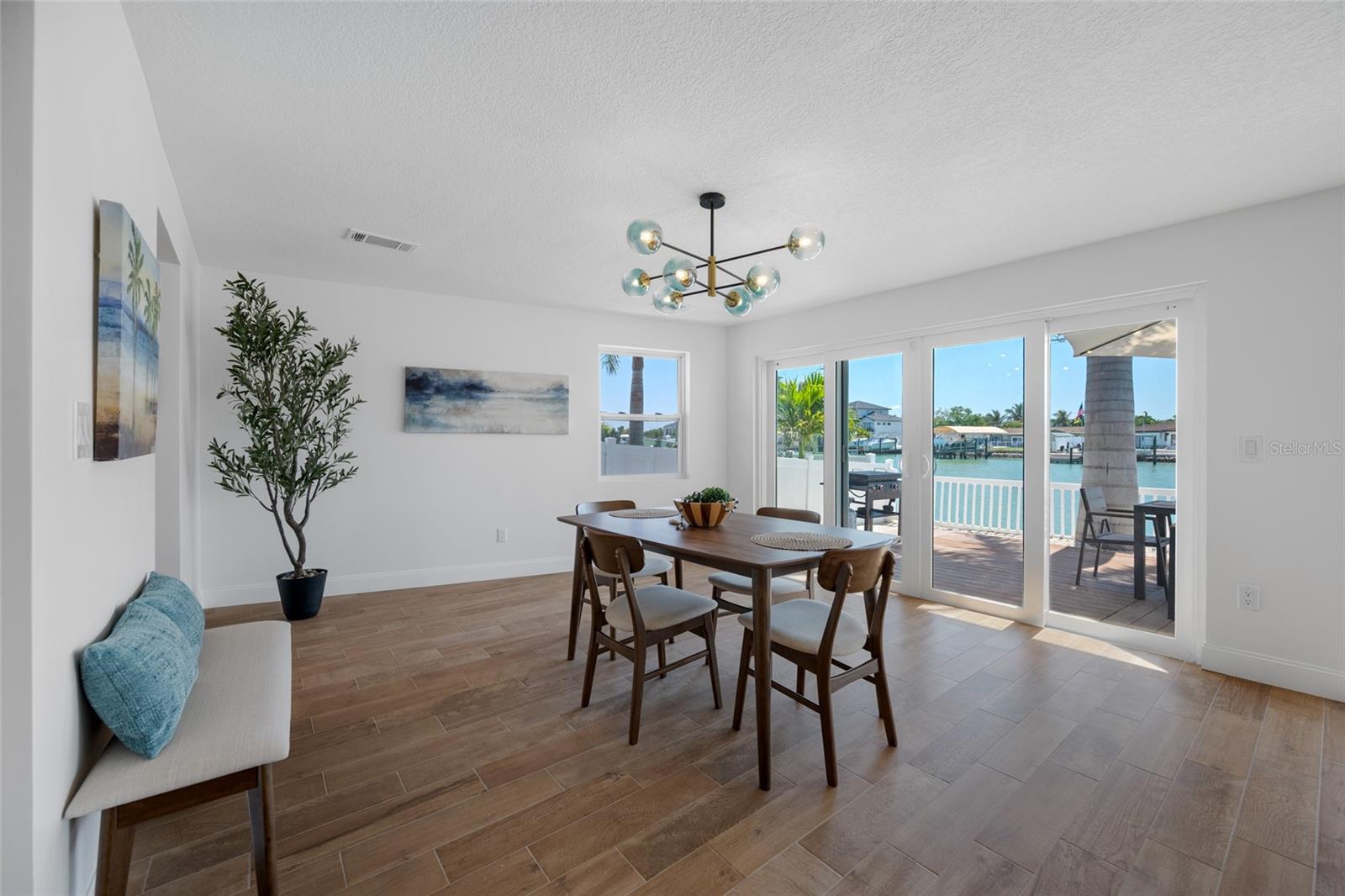 Image 17 of 61 For 7984 1st Avenue S