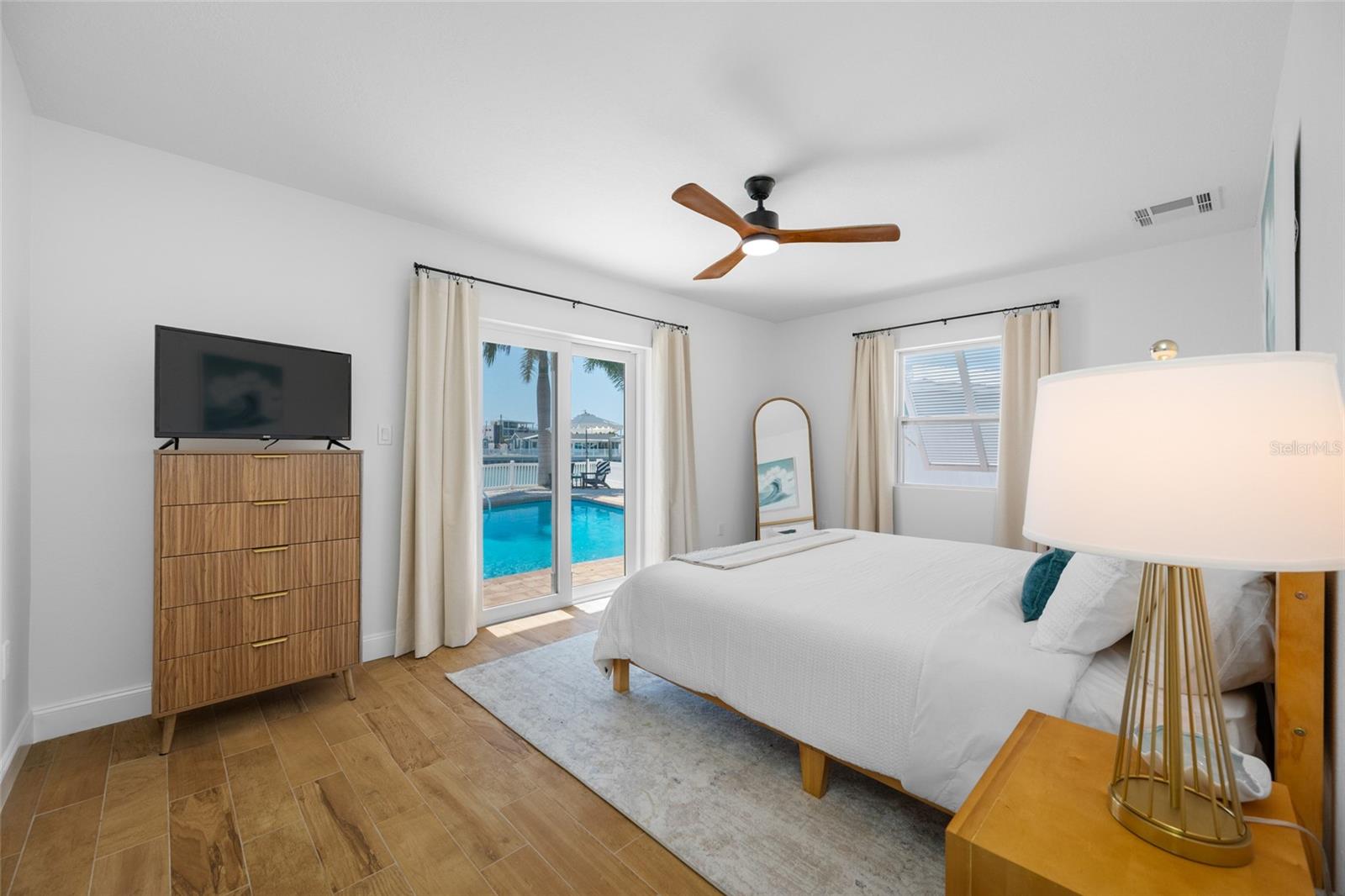 Image 28 of 61 For 7984 1st Avenue S