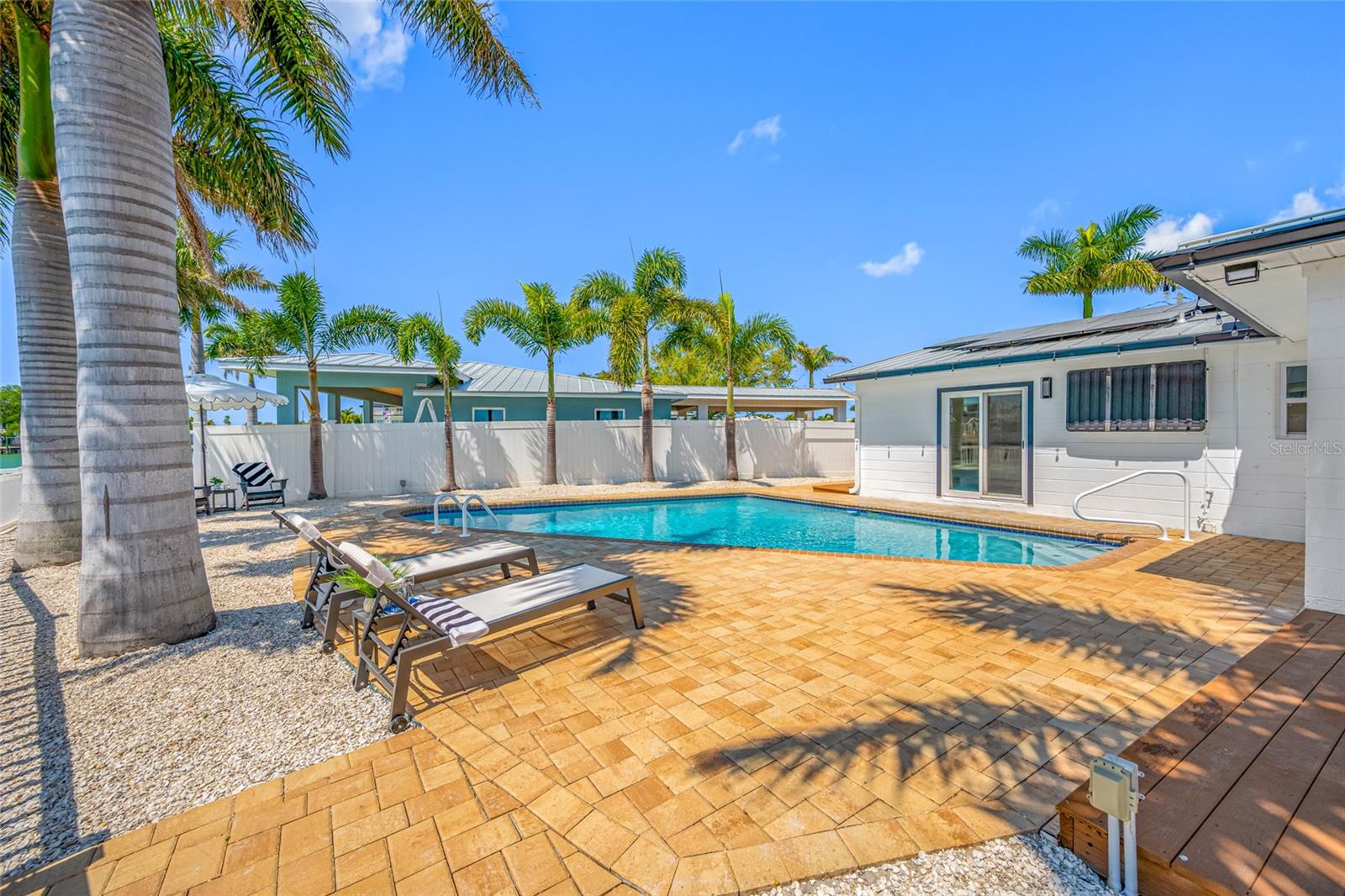 Image 46 of 61 For 7984 1st Avenue S