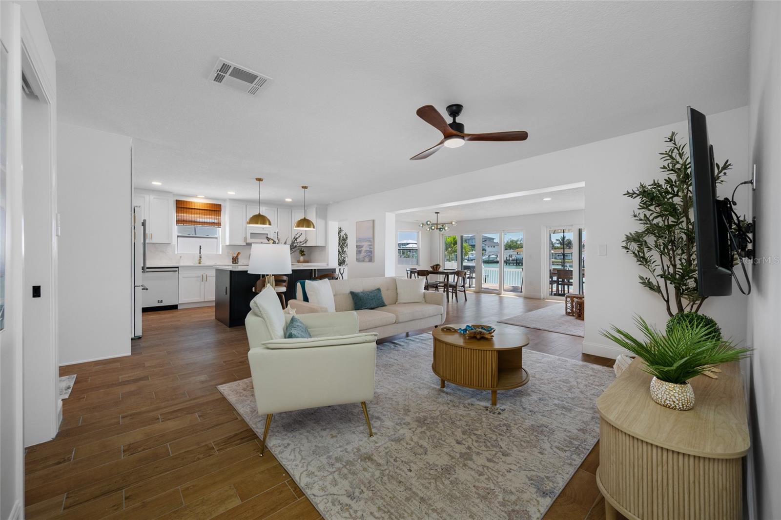 Image 8 of 61 For 7984 1st Avenue S