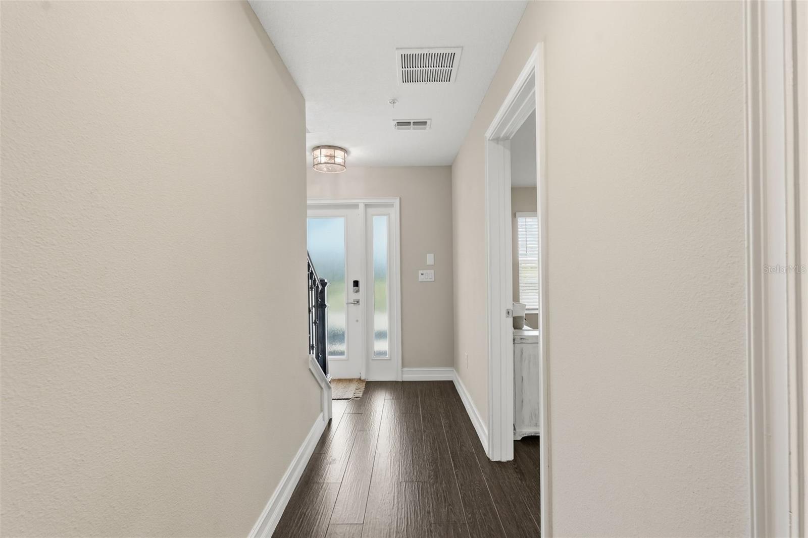 Listing photo id 10 for 4921 Paul Avenue 5