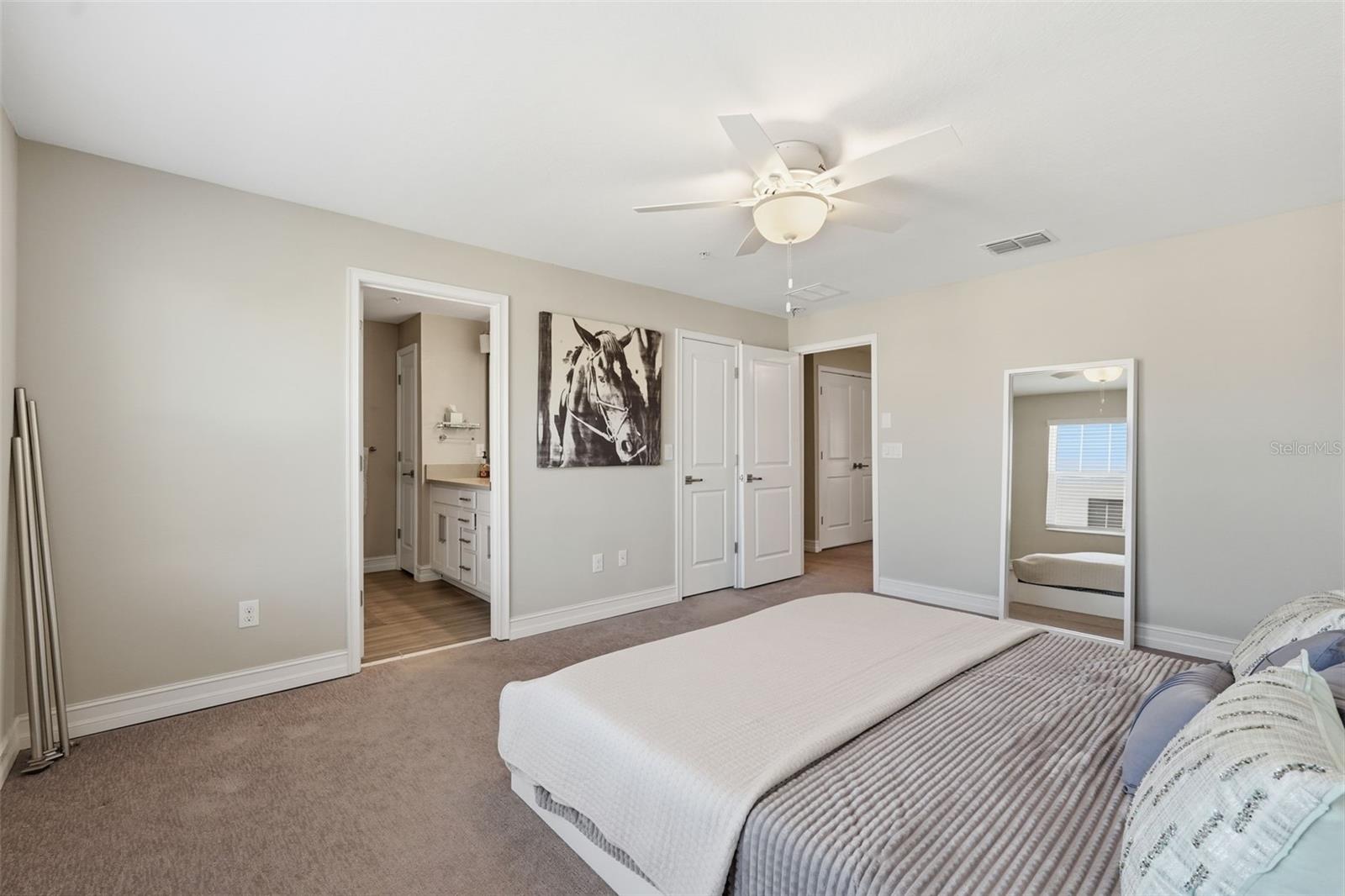 Listing photo id 40 for 4921 Paul Avenue 5