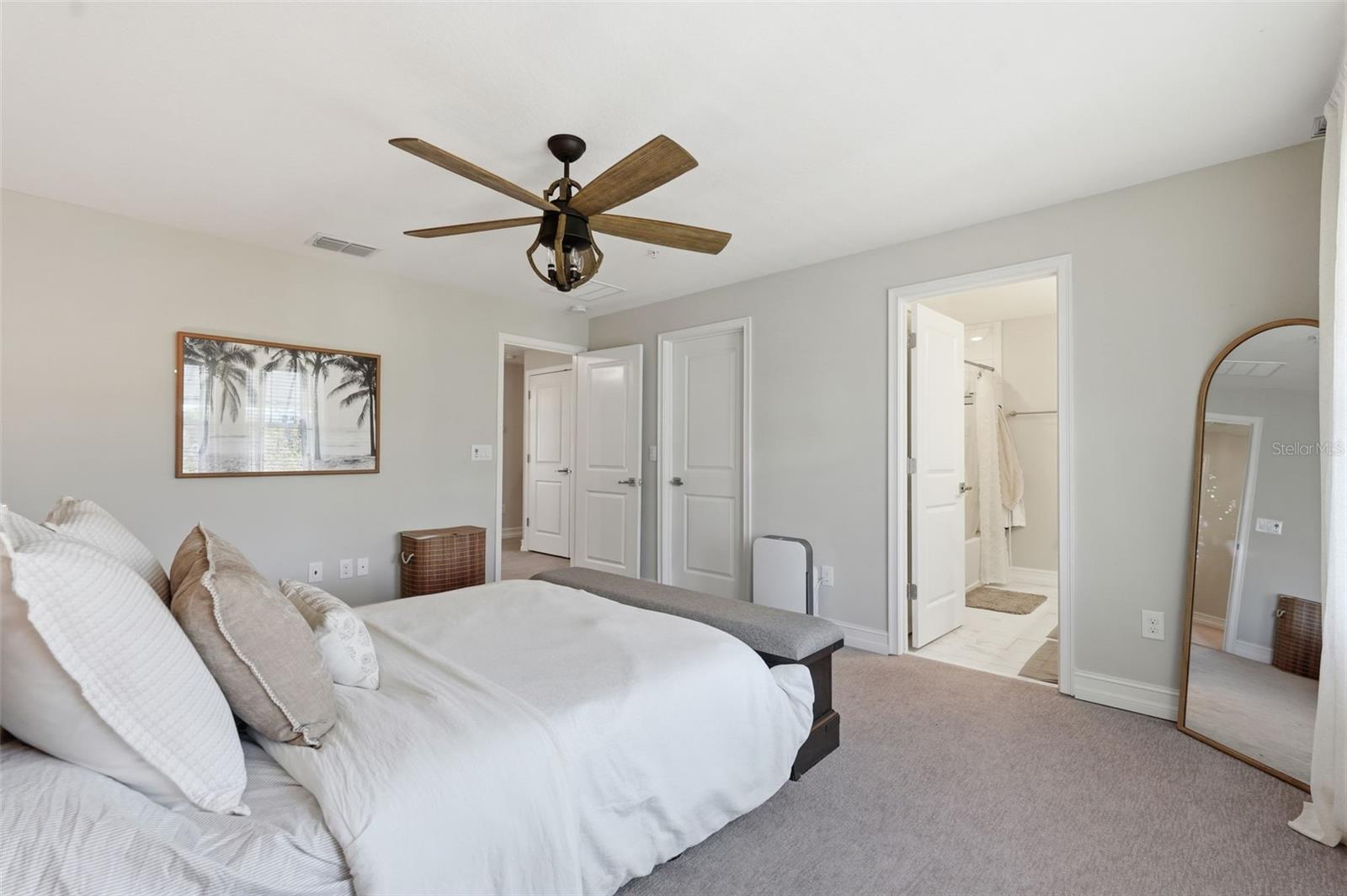 Listing photo id 46 for 4921 Paul Avenue 5