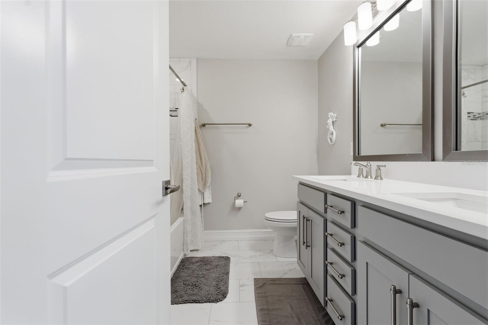 Listing photo id 48 for 4921 Paul Avenue 5