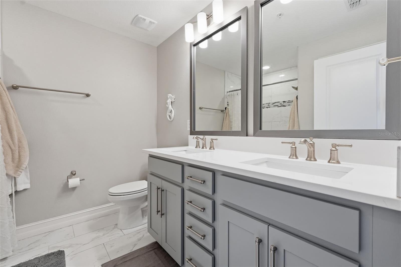 Listing photo id 49 for 4921 Paul Avenue 5