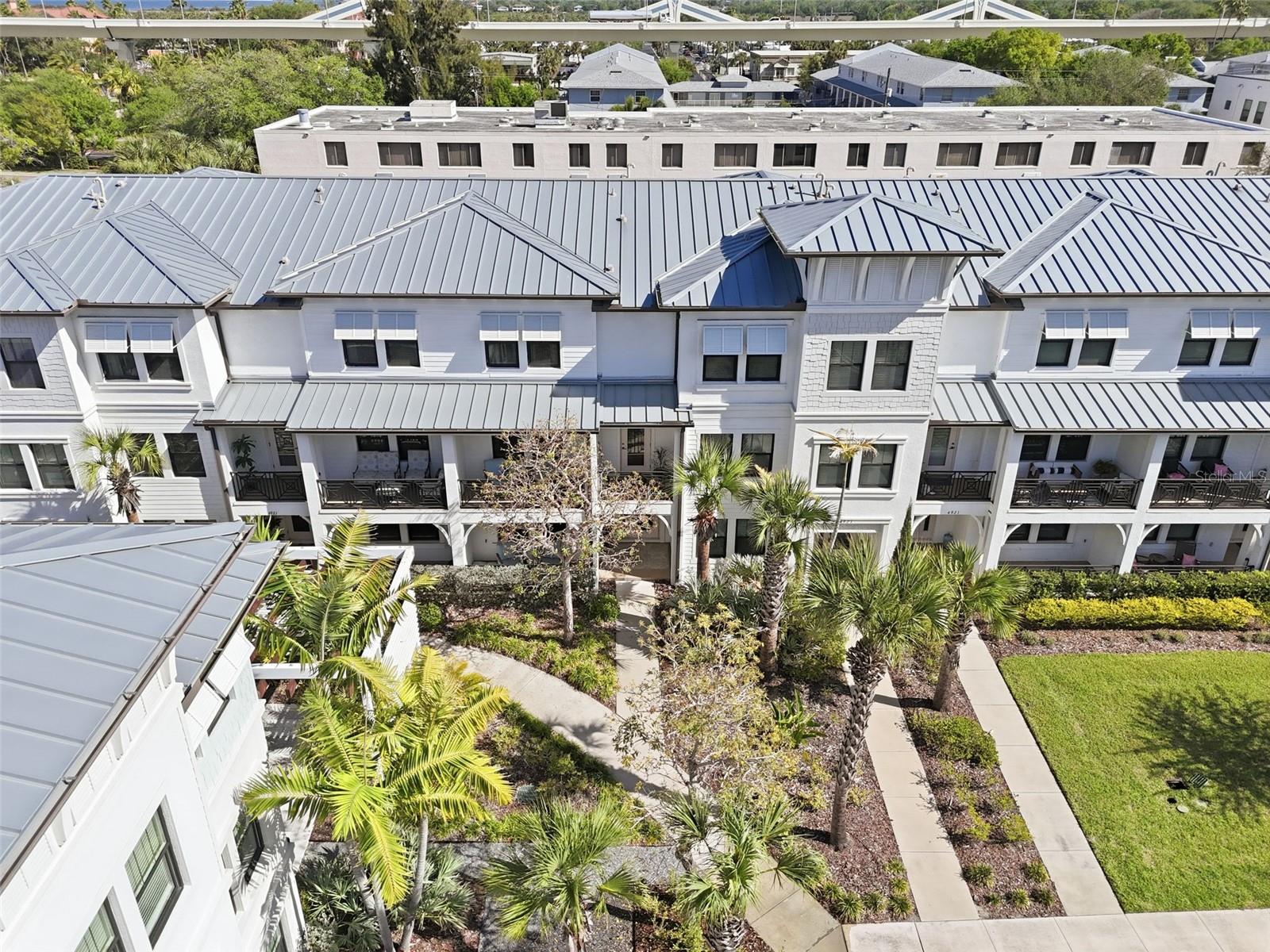 Listing photo id 57 for 4921 Paul Avenue 5