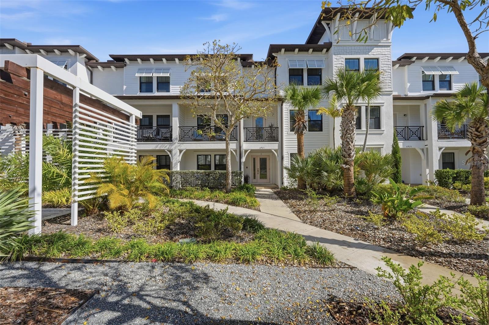 Listing photo id 62 for 4921 Paul Avenue 5