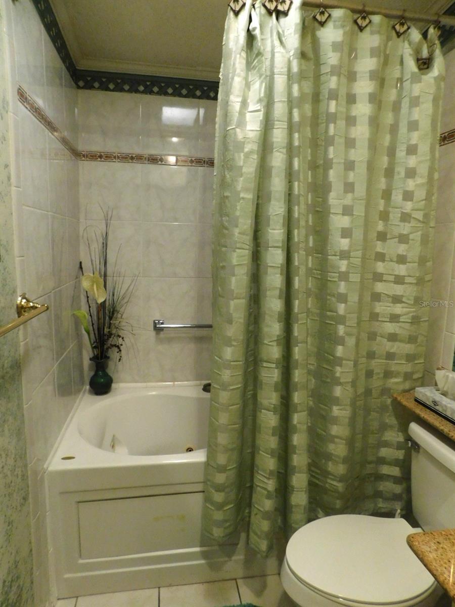 Image 22 of 56 For 1001 Starkey Road 395