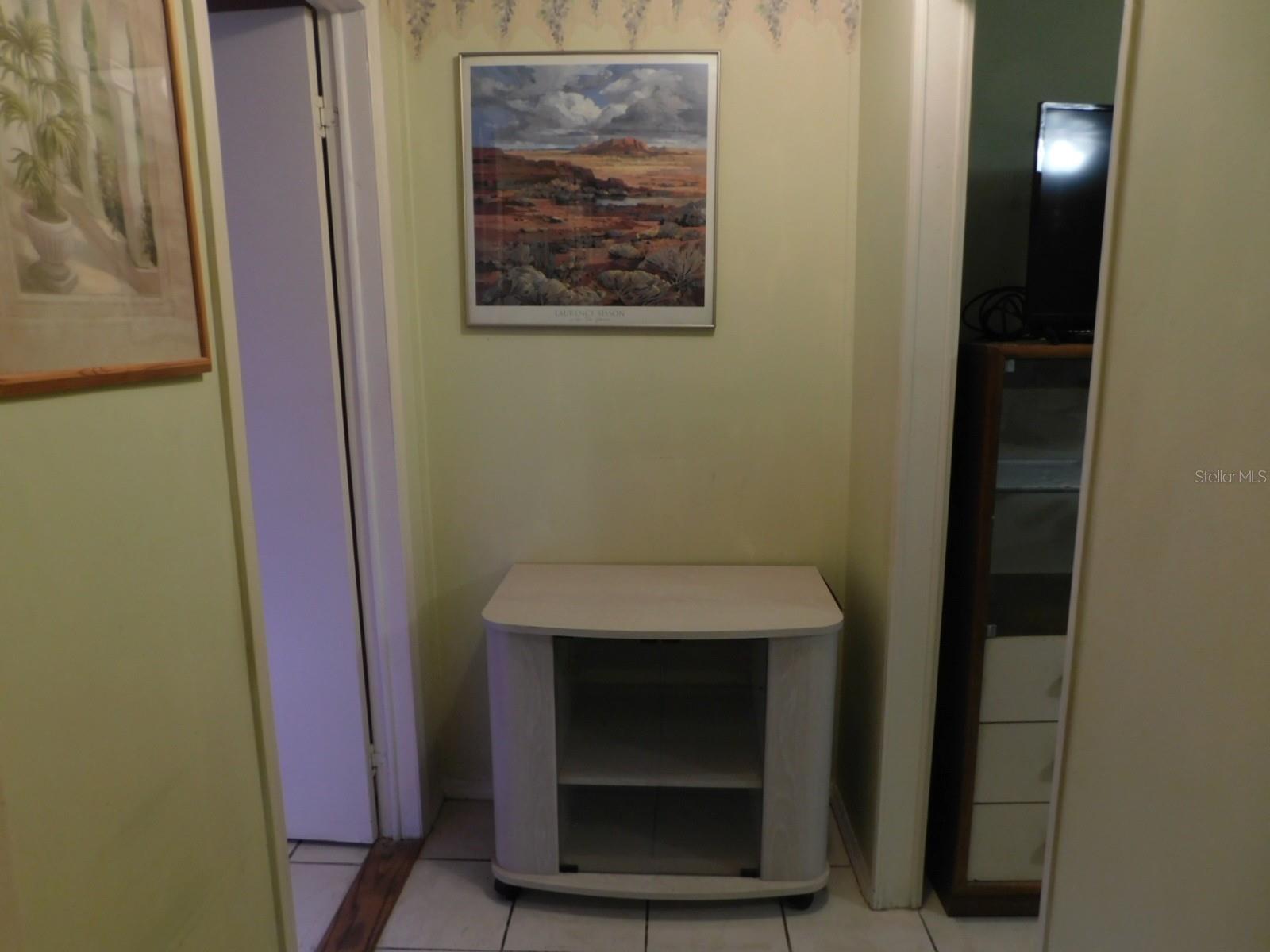 Image 50 of 56 For 1001 Starkey Road 395