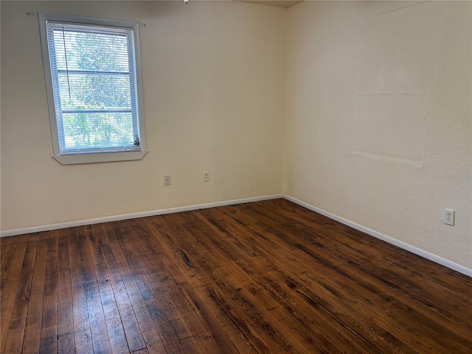 Image 18 of 32 For 128 2nd Avenue Sw