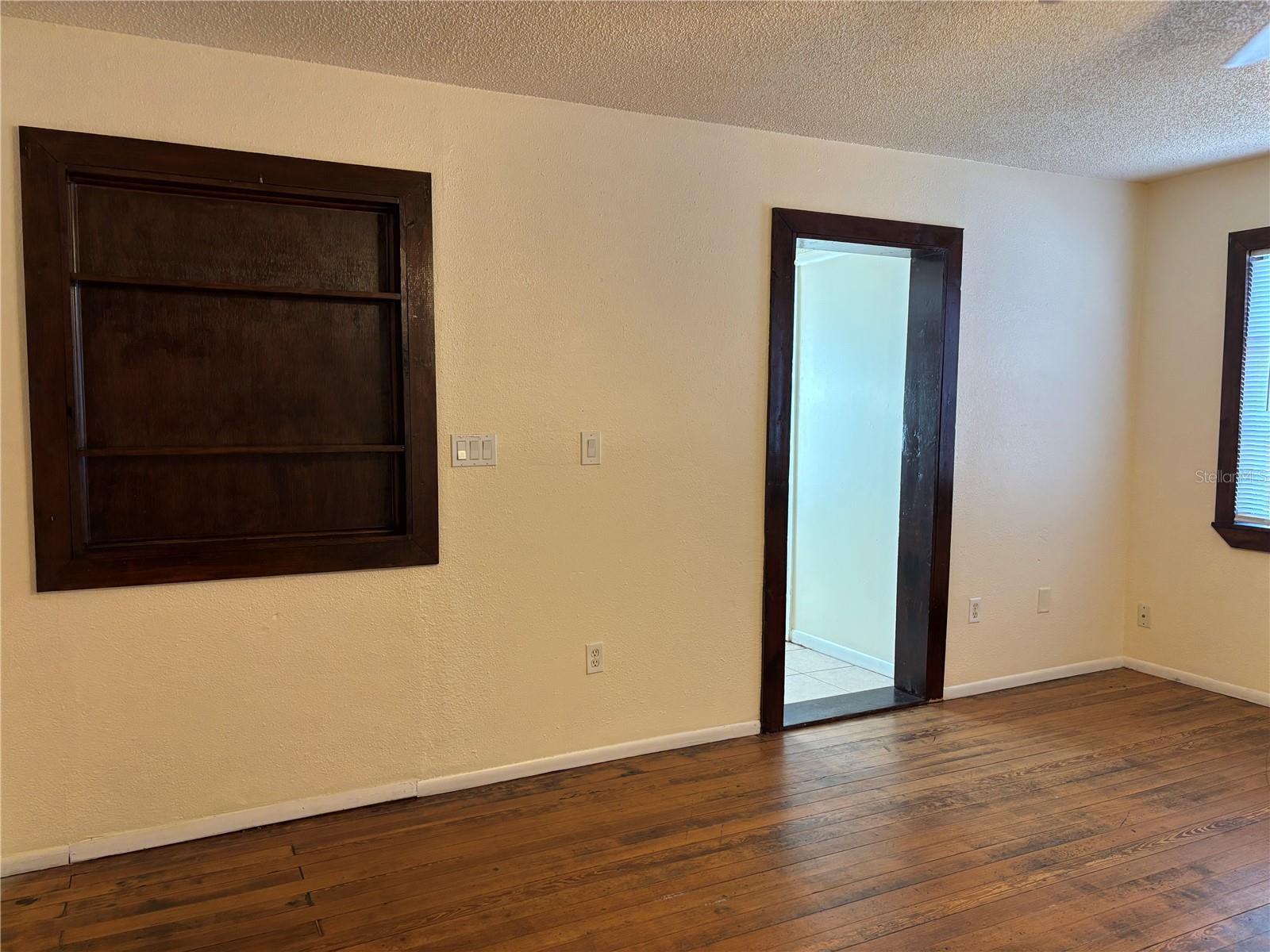 Image 3 of 32 For 128 2nd Avenue Sw