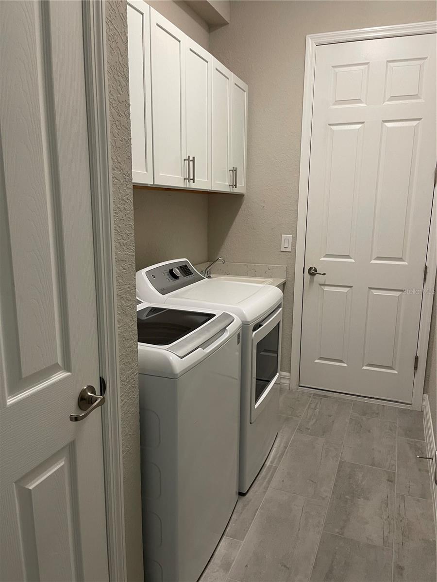 Image 12 of 16 For 7113 Whittlebury Trail