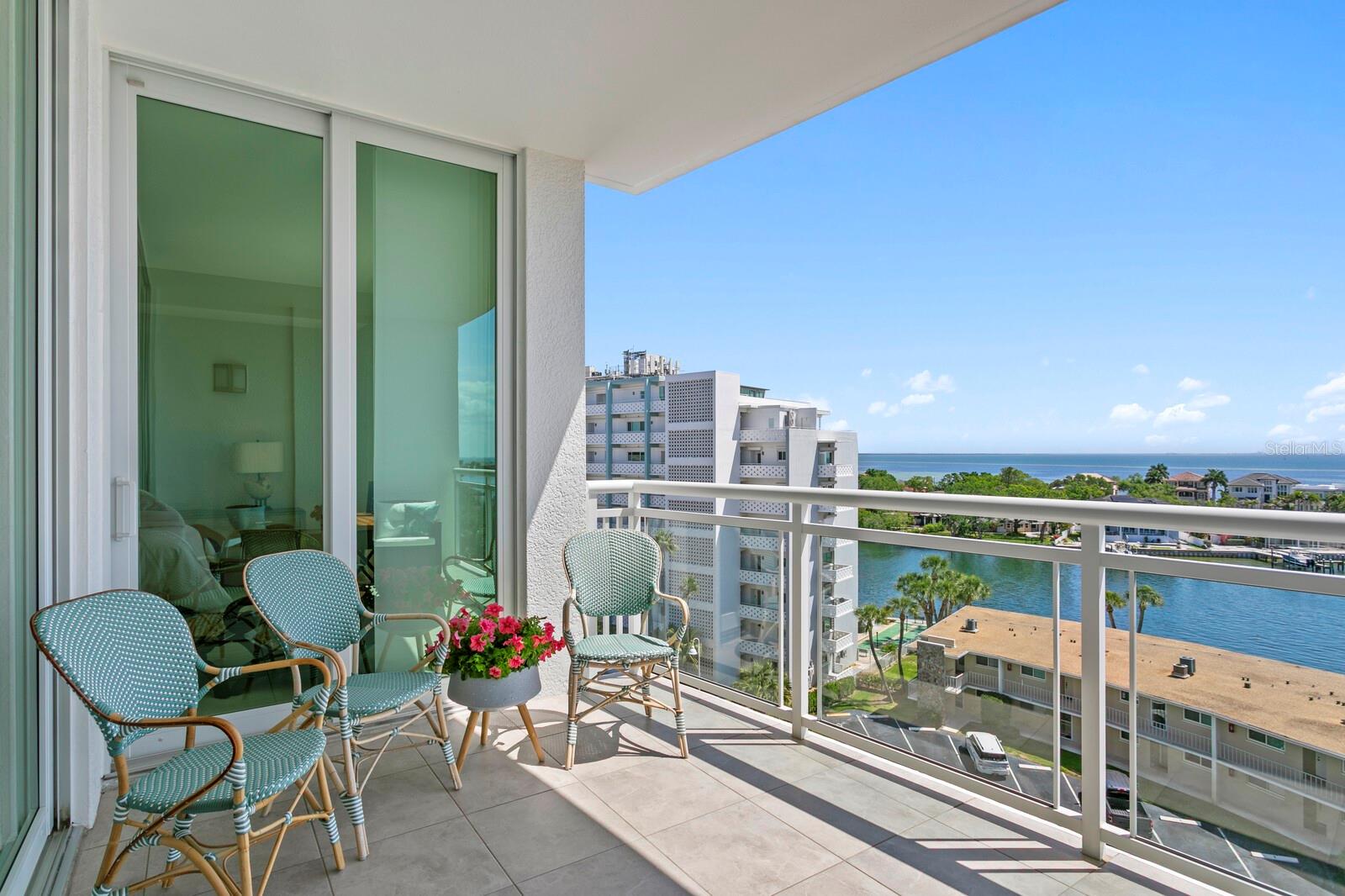 Image 24 of 59 For 1325 Snell Isle Boulevard Ne 709