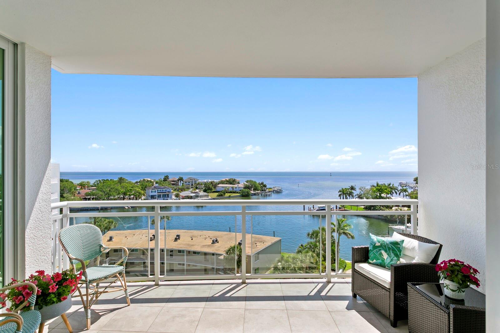 Image 29 of 59 For 1325 Snell Isle Boulevard Ne 709