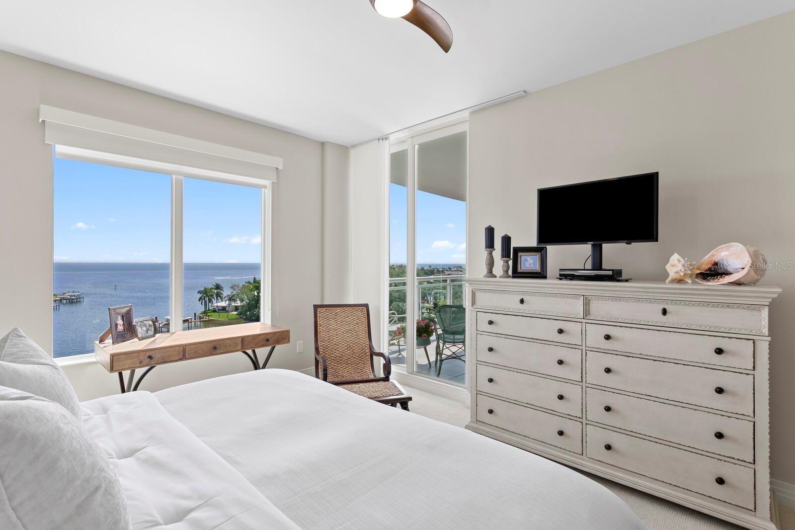 Image 31 of 59 For 1325 Snell Isle Boulevard Ne 709